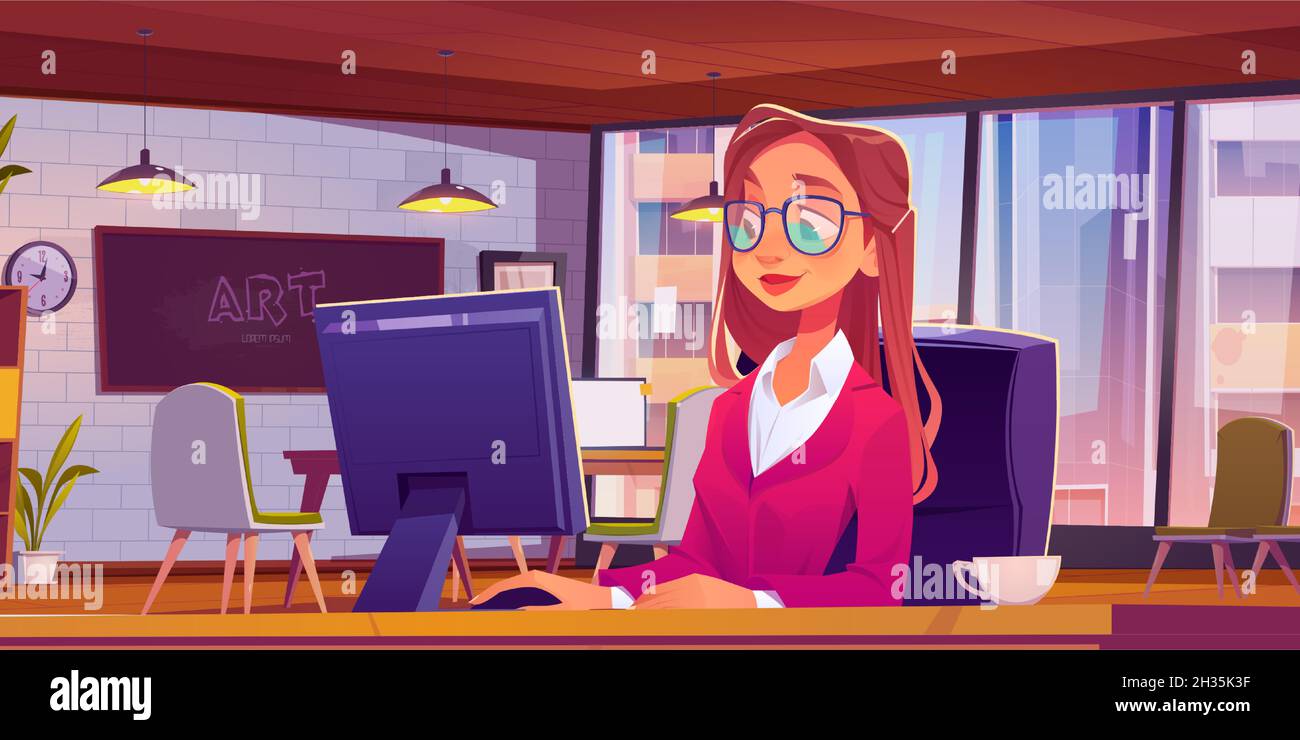Femme travaillant dans un bureau en mezzanine ou un bureau avec un ...