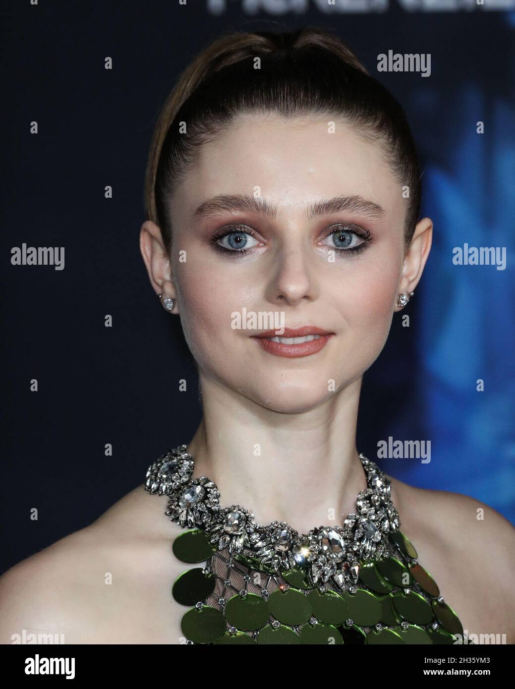 LOS ANGELES, CALIFORNIE, États-Unis - OCTOBRE 25 : l'actrice Thomasin McKenzie portant des bijoux Bvlgari arrive à Los Angeles Premiere of Focus Features 'Last Night in Soho', tenue au Academy Museum of Motion Pictures le 25 octobre 2021 à Los Angeles, Californie, États-Unis.(Photo de Xavier Collin/image Press Agency) Banque D'Images