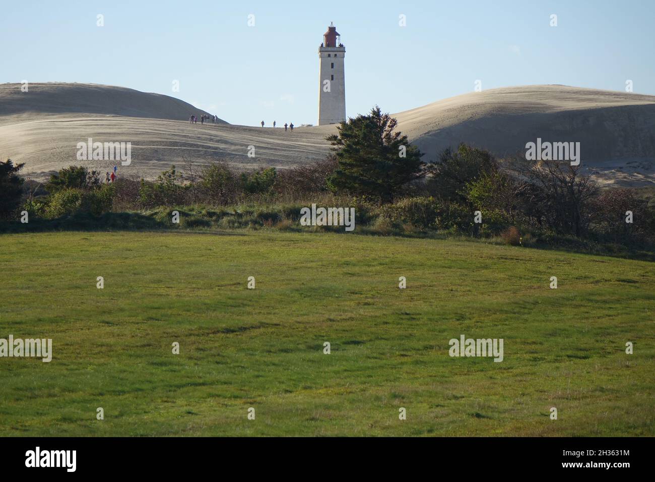 Célèbre phare de Rubjerg Knude FYR, un jour ensoleillé avant son déplacement, Jammerbugt, Lonstrup, Hjorring, Jutland du Nord,Danemark Banque D'Images
