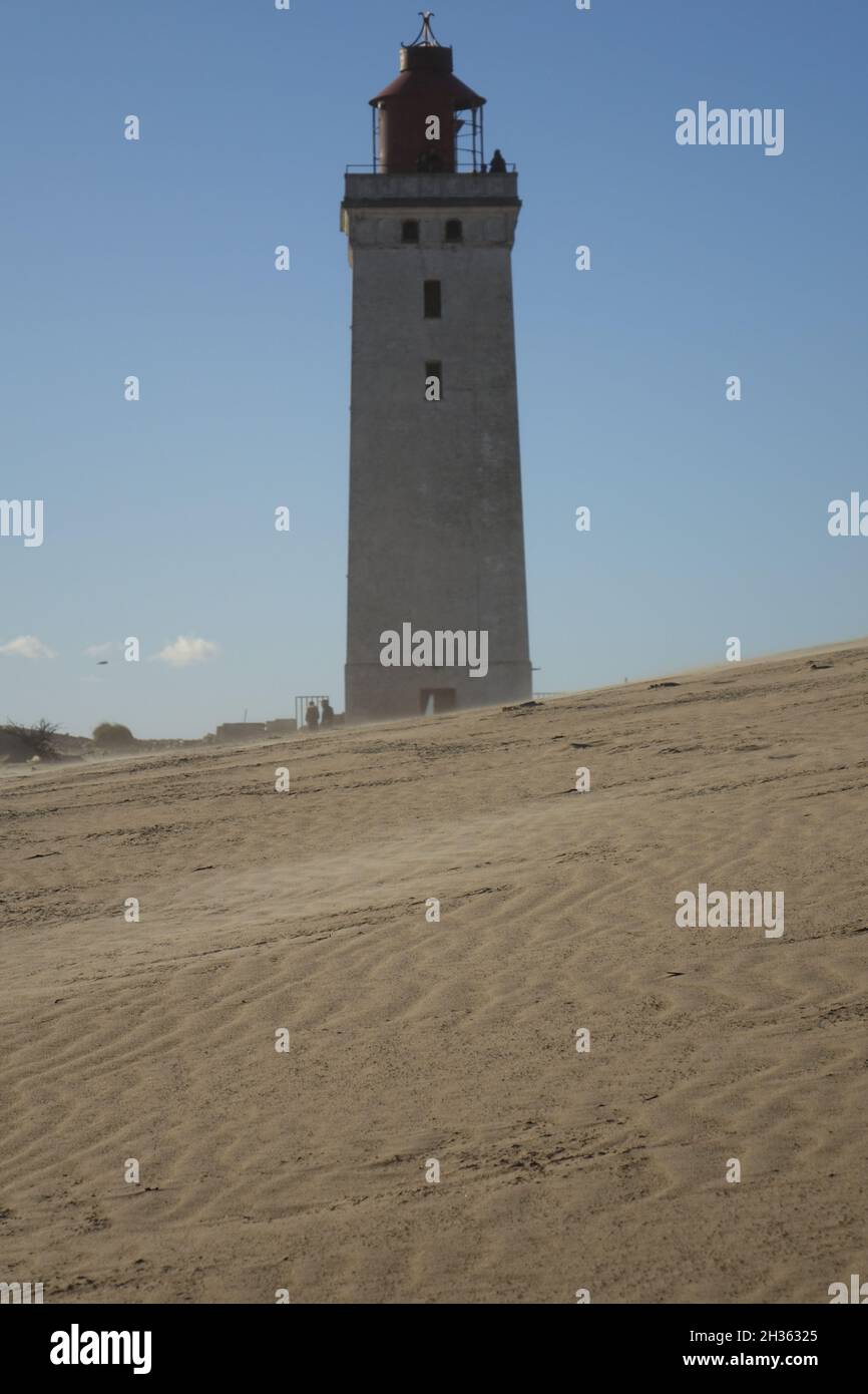 Célèbre phare de Rubjerg Knude FYR, un jour ensoleillé avant son déplacement, Jammerbugt, Lonstrup, Hjorring, Jutland du Nord,Danemark Banque D'Images