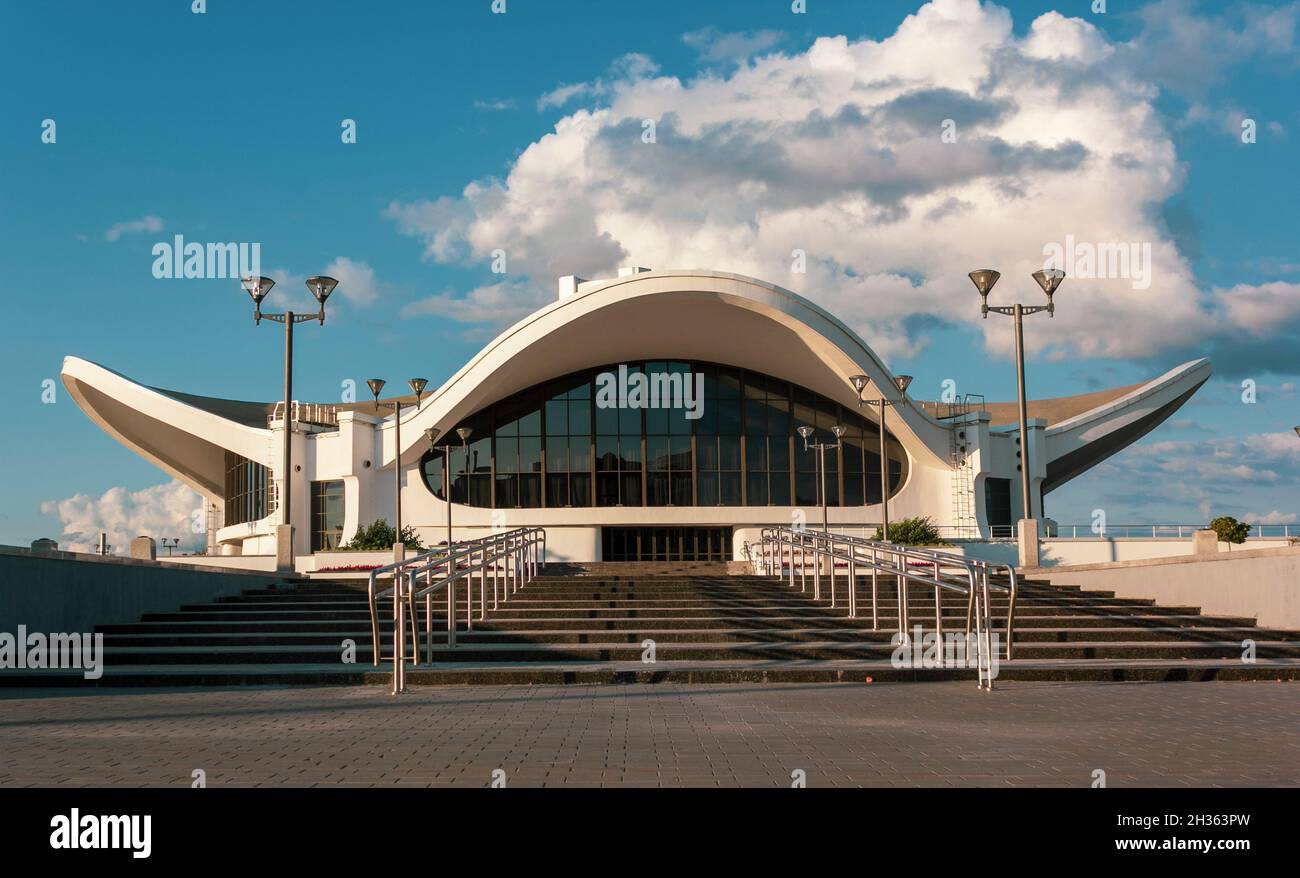 Minsk, République du Bélarus - 16 août 2018 : Centre national d'exposition BelExpo.Avenue Pobediteley. Banque D'Images
