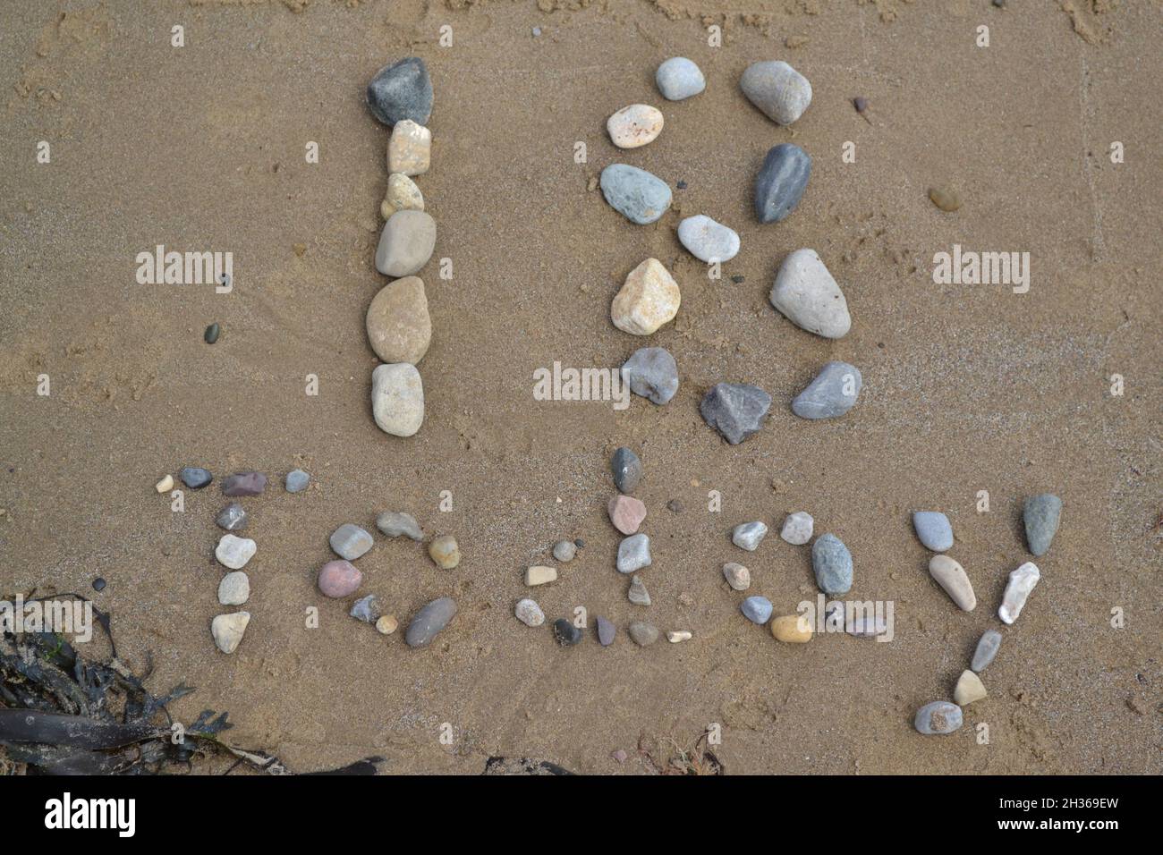 18 aujourd'hui écrit en pierres - 18e anniversaire - Sandy Beach - Stone Art - célébration d'anniversaire - Filey Beach - Yorkshire - Royaume-Uni Banque D'Images
