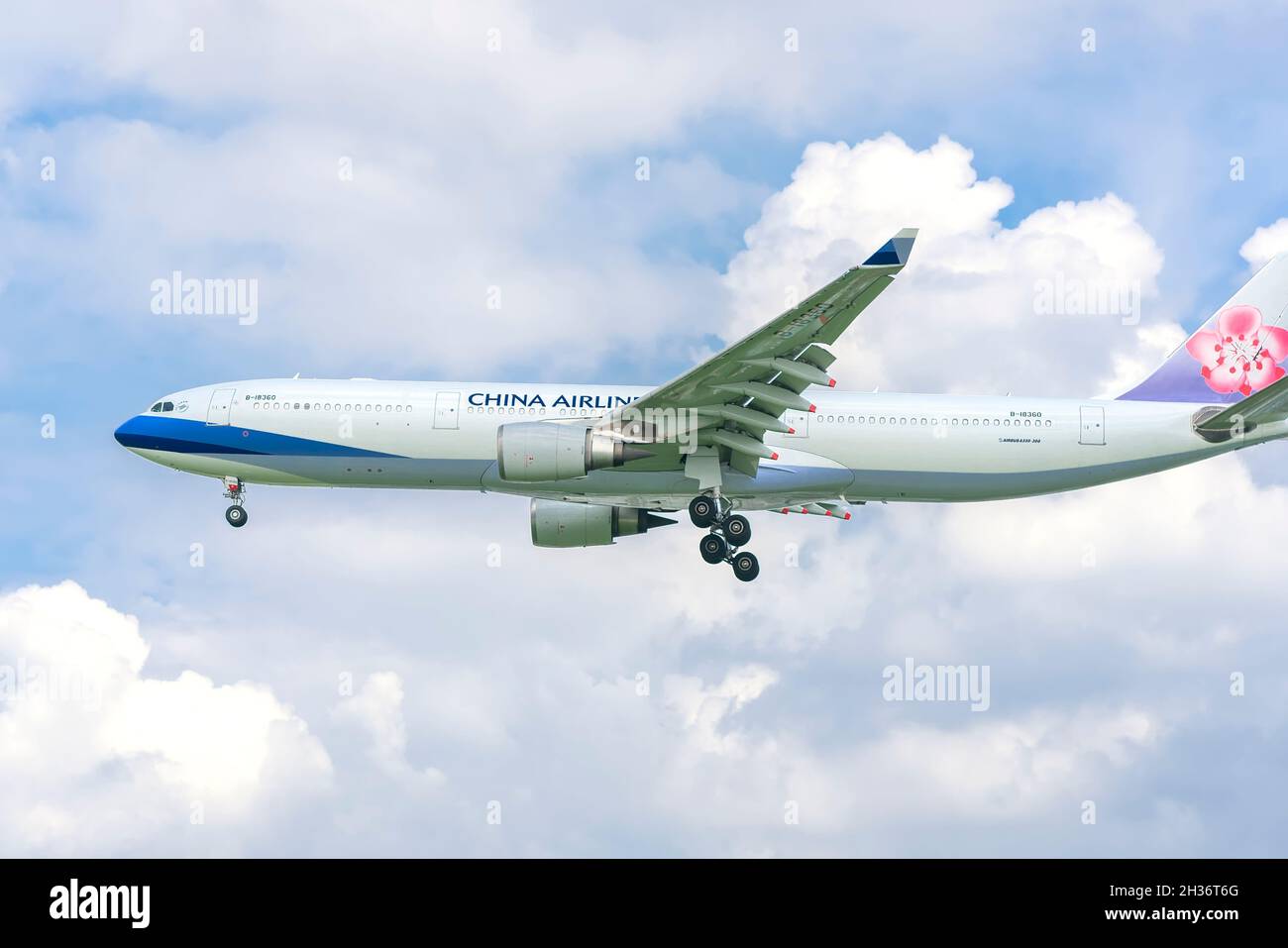 Avion cargo portant le numéro B-18360 Airbus A330 de China Airlines atterrissant à l'aéroport international de Tan son Nhat, Ho Chi Minh-ville, Vietnam Banque D'Images