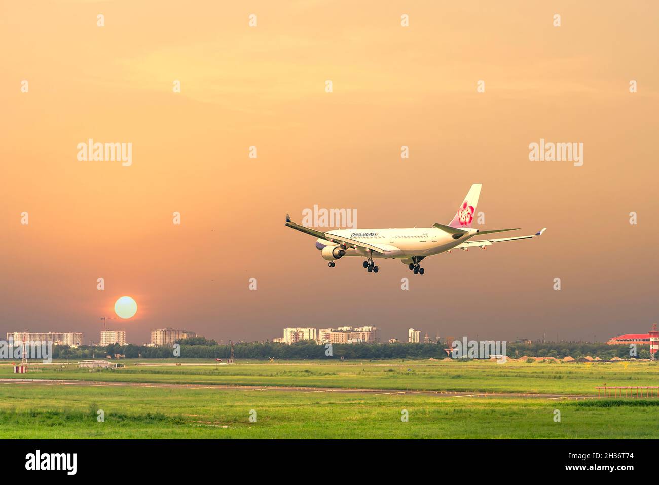Avion cargo portant le numéro B-18360 Airbus A330 de China Airlines atterrissant à l'aéroport international de Tan son Nhat, Ho Chi Minh-ville, Vietnam Banque D'Images