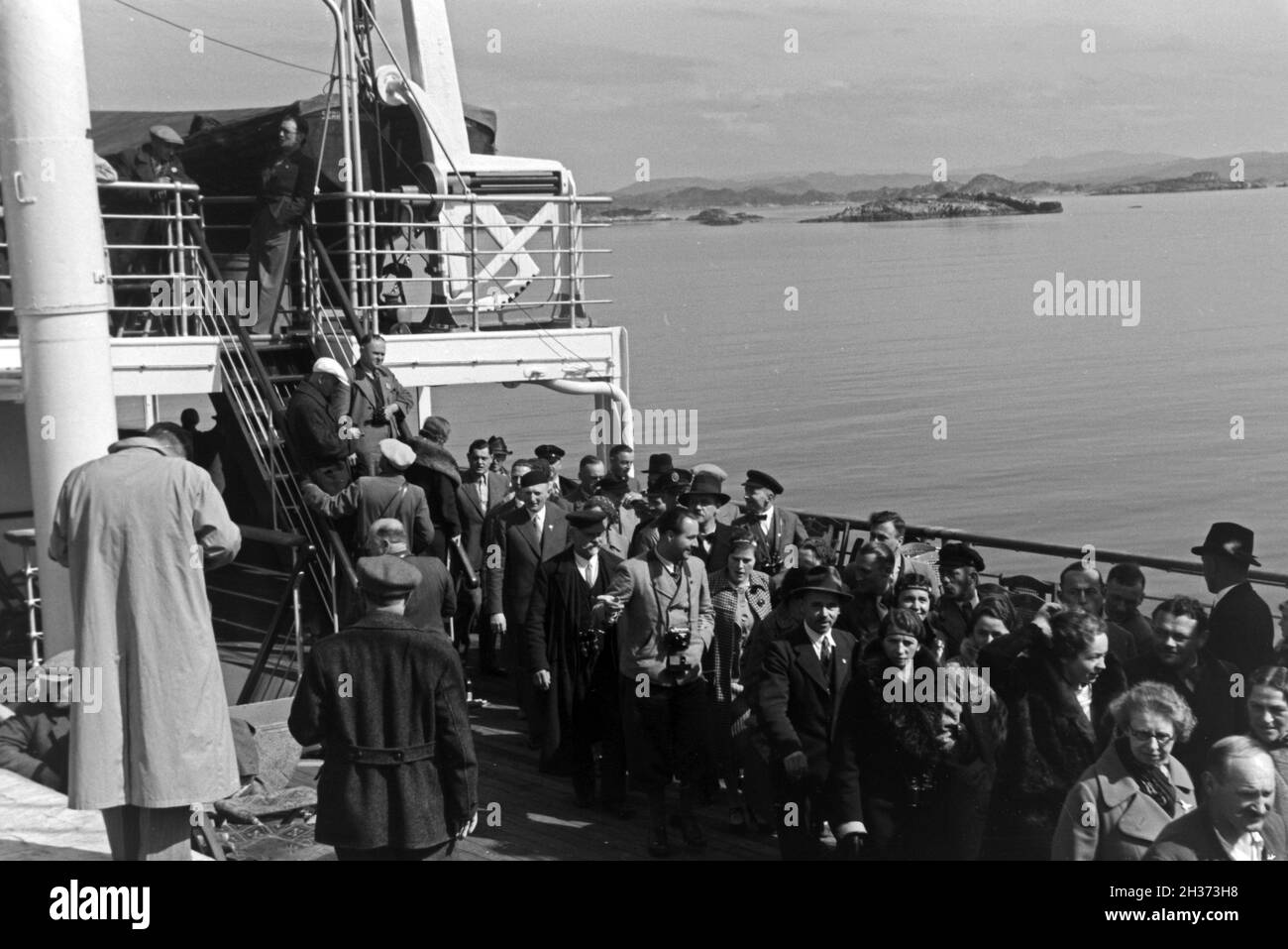 KdF Nordlandfahrt Passagiere auf der nach Norwegen mit dem Schiff Wilhelm Gustloff', '1930er Jahre Deutschland. Passager de la croisière vers la Norvège avec le KdF navire 'Wilhelm Gustloff', Allemagne 1930. Banque D'Images
