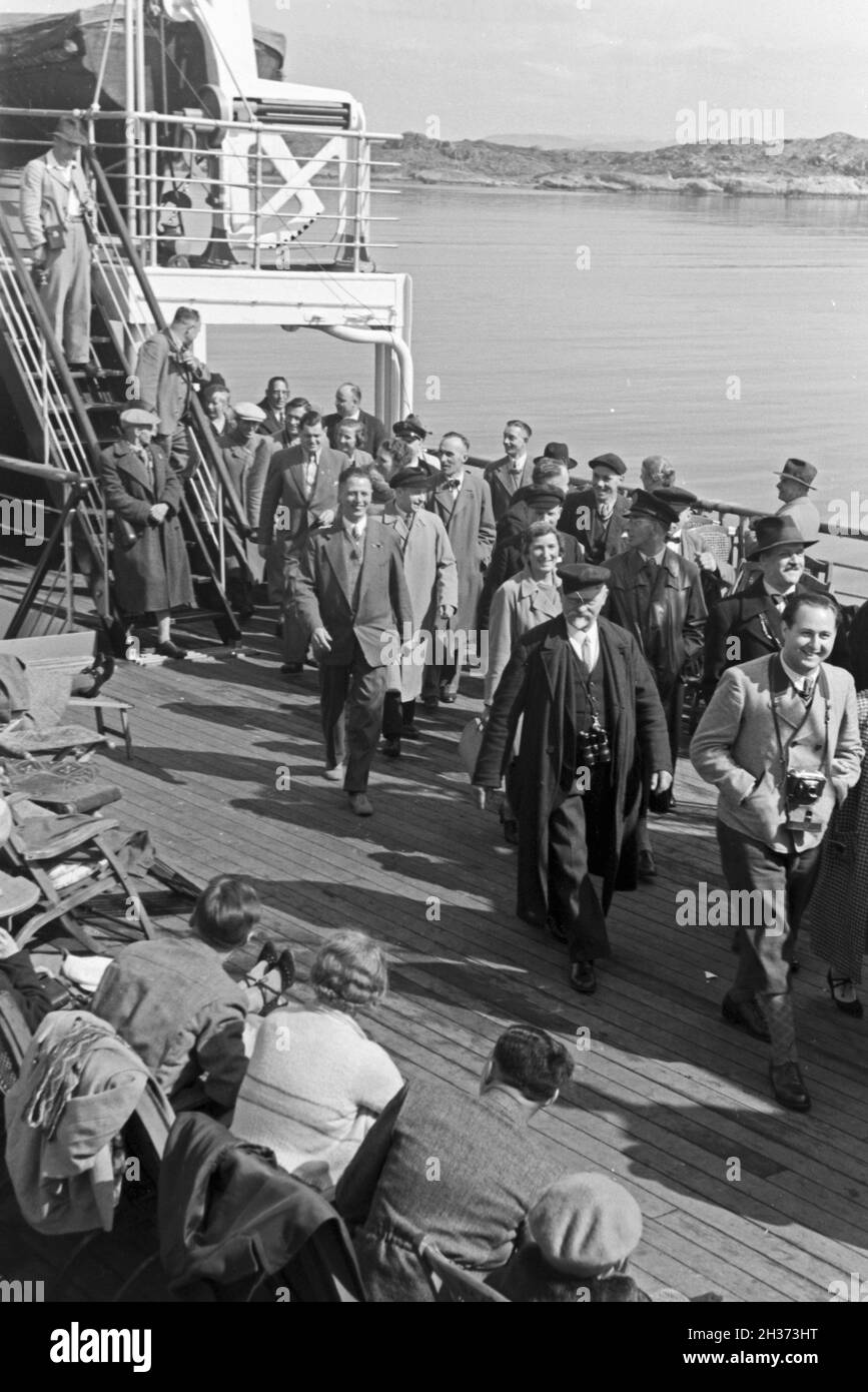 KdF Nordlandfahrt Passagiere auf der nach Norwegen mit dem Schiff Wilhelm Gustloff', '1930er Jahre Deutschland. Passager de la croisière vers la Norvège avec le KdF navire 'Wilhelm Gustloff', Allemagne 1930. Banque D'Images