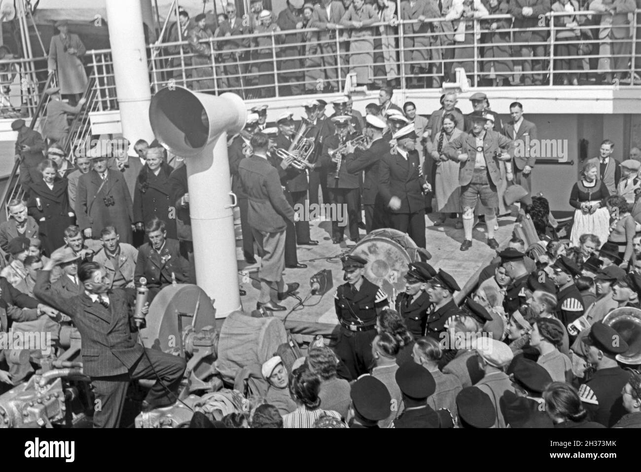 KdF Nordlandfahrt Passagiere auf der nach Norwegen mit dem Schiff Wilhelm Gustloff', '1930er Jahre Deutschland. Passager de la croisière vers la Norvège avec le KdF navire 'Wilhelm Gustloff', Allemagne 1930. Banque D'Images