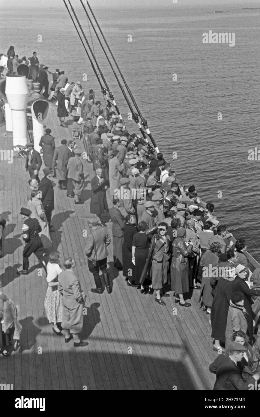KdF Nordlandfahrt Passagiere auf der nach Norwegen mit dem Schiff Wilhelm Gustloff', '1930er Jahre Deutschland. Passager de la croisière vers la Norvège avec le KdF navire 'Wilhelm Gustloff', Allemagne 1930. Banque D'Images