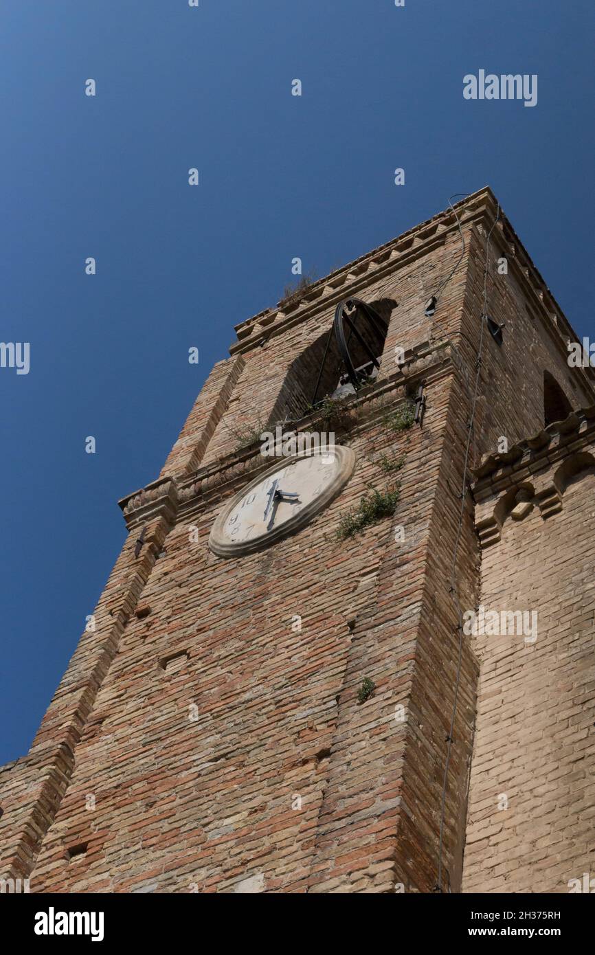 Eglise San Salvatore, clocher 13ème centurySilvi Paese village, Abruzzes, Italie, Europe Banque D'Images