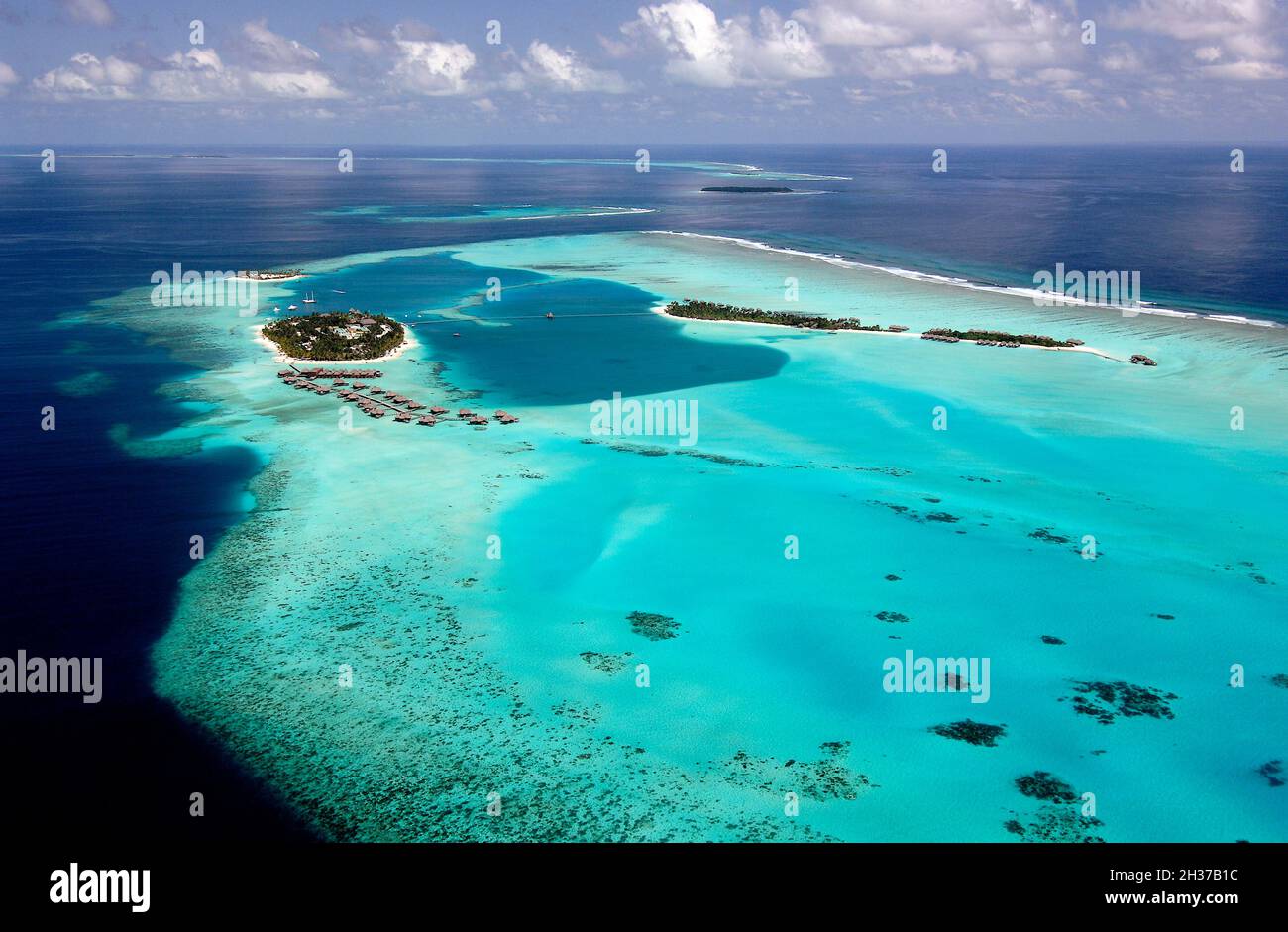 MALDIVES, SOUTH ARI ATOLL, RANGALI ISLAND, CONRAD HOTEL RESORT & SPA, VUE SUR L'AERAL Banque D'Images