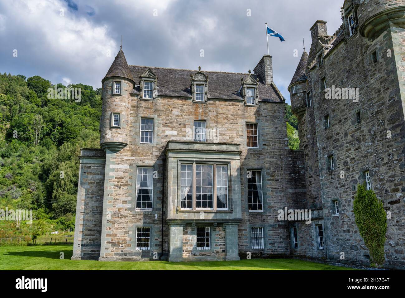 Occupé nouvelle aile (1840) du château de Menzies, un château du XVIe siècle dans le Highland Perthshire, Écosse, Royaume-Uni Banque D'Images