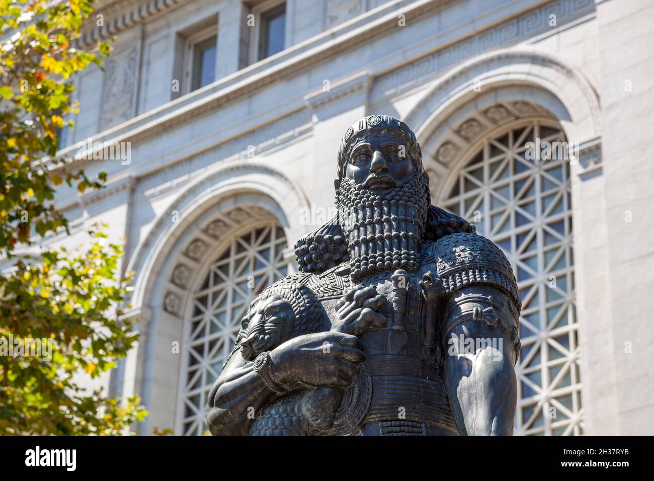 SAN FRANCISCO, CALIFORNIE, États-Unis - AOÛT 5 : Statue du roi assyrien Ashurbanipal à San Francisco, Californie, États-Unis le 5 août 2011 Banque D'Images