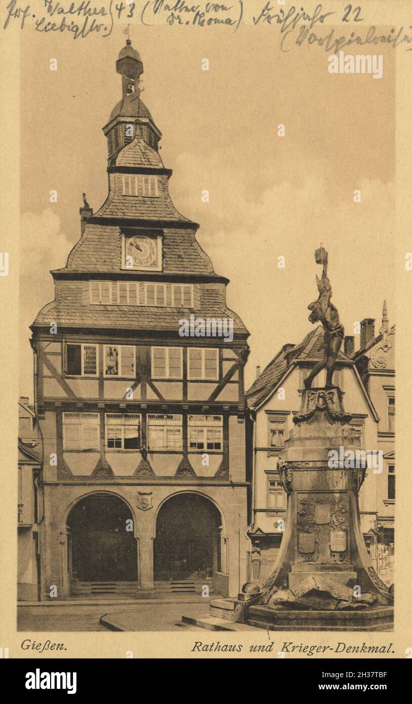 Rathaus und Kriegerdenkmal, Gießen, Hessen, Deutschland, Ansicht von CA 1910, digitale Reproduktion einer gemeinfreien Postkarte Banque D'Images