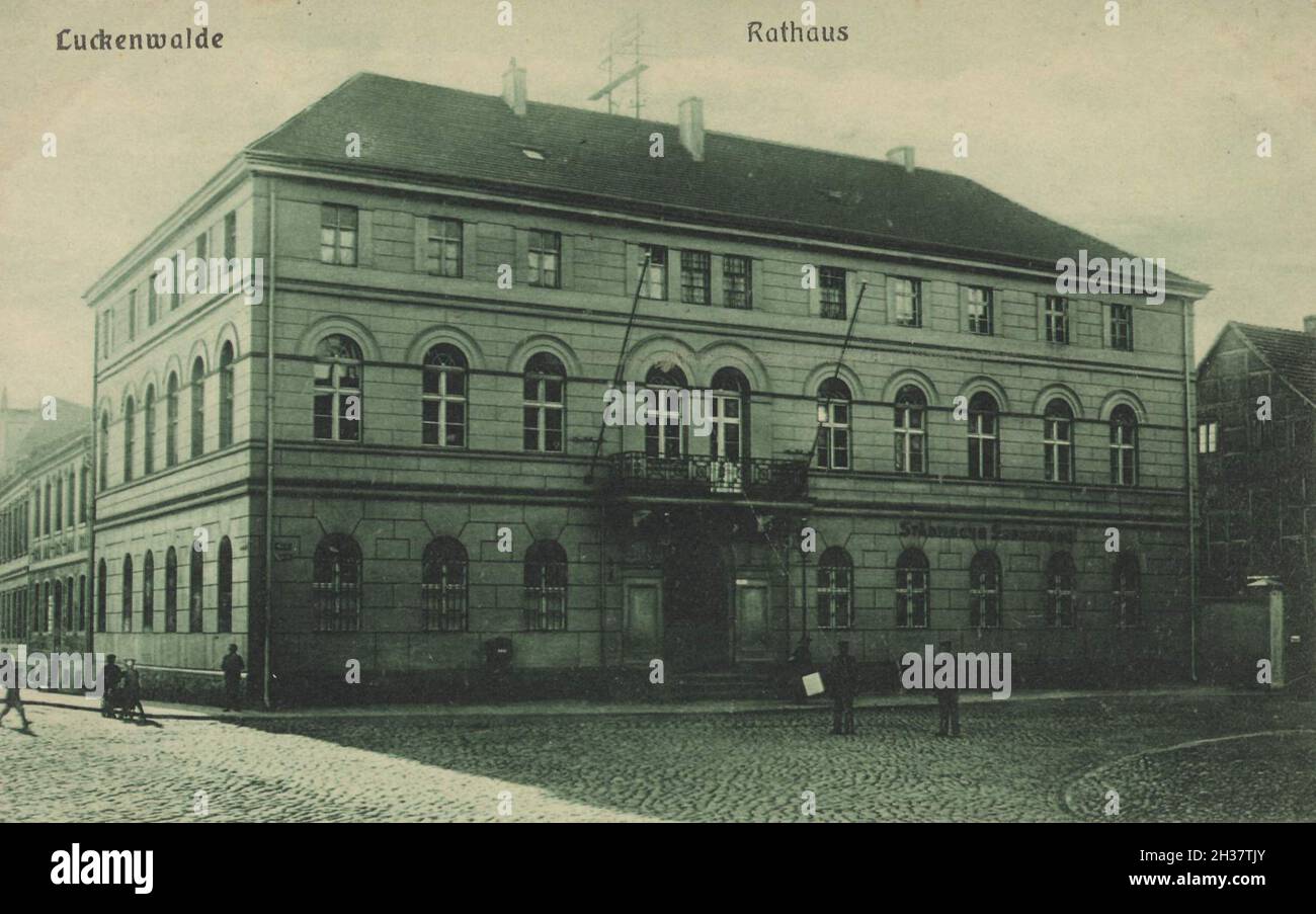 Rathaus von Luckenwalde, Kreisstadt des Landkreises Teltow-Fläming in Brandenburg, Ansicht von CA 1910, digitale Reproduktion einer gemeinfreien Postkarte Banque D'Images