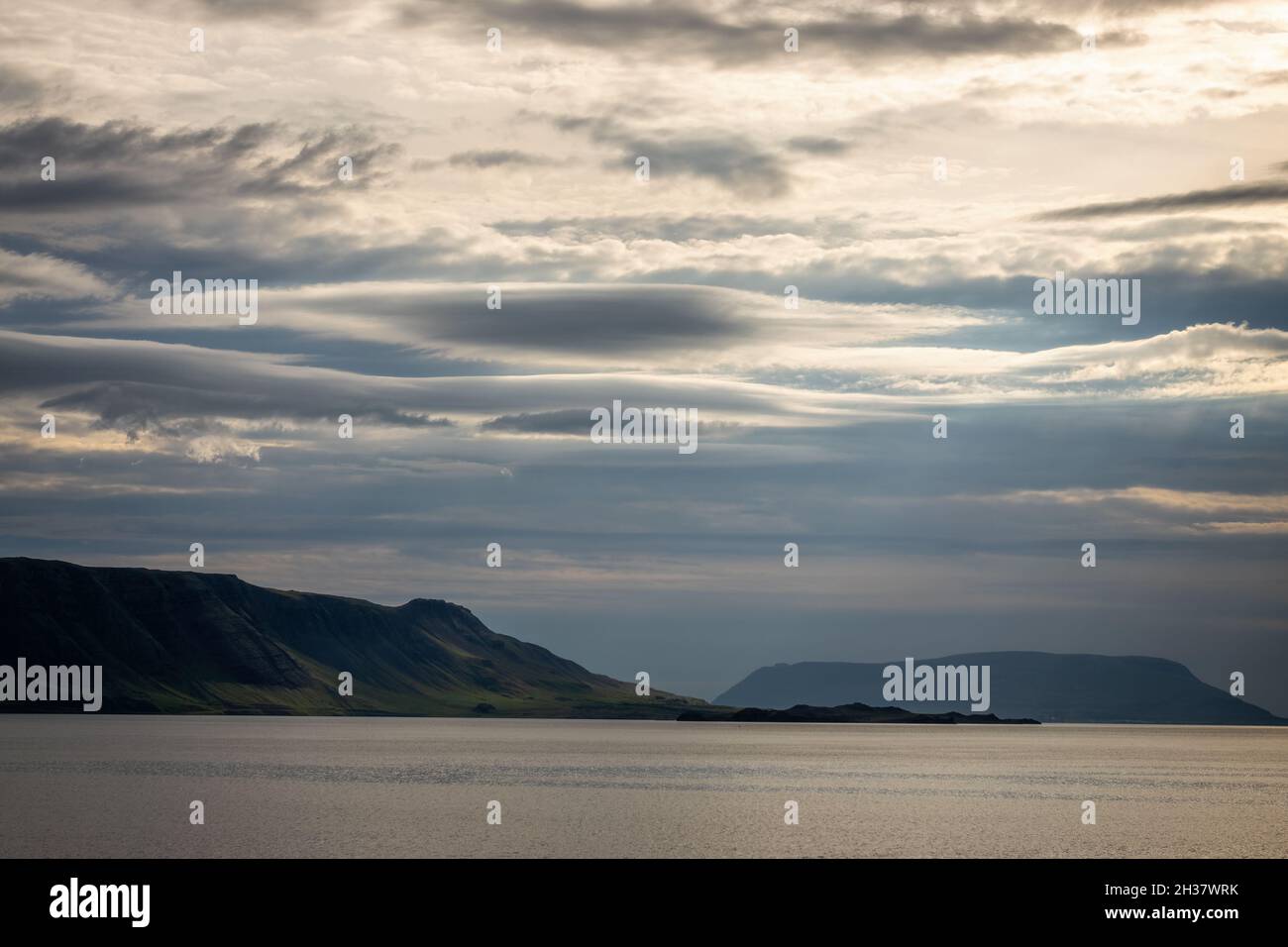 Hvalfjordur (signifiant le fjord des baleines) paysage près d'Akranes dans l'ouest de l'Islande Banque D'Images