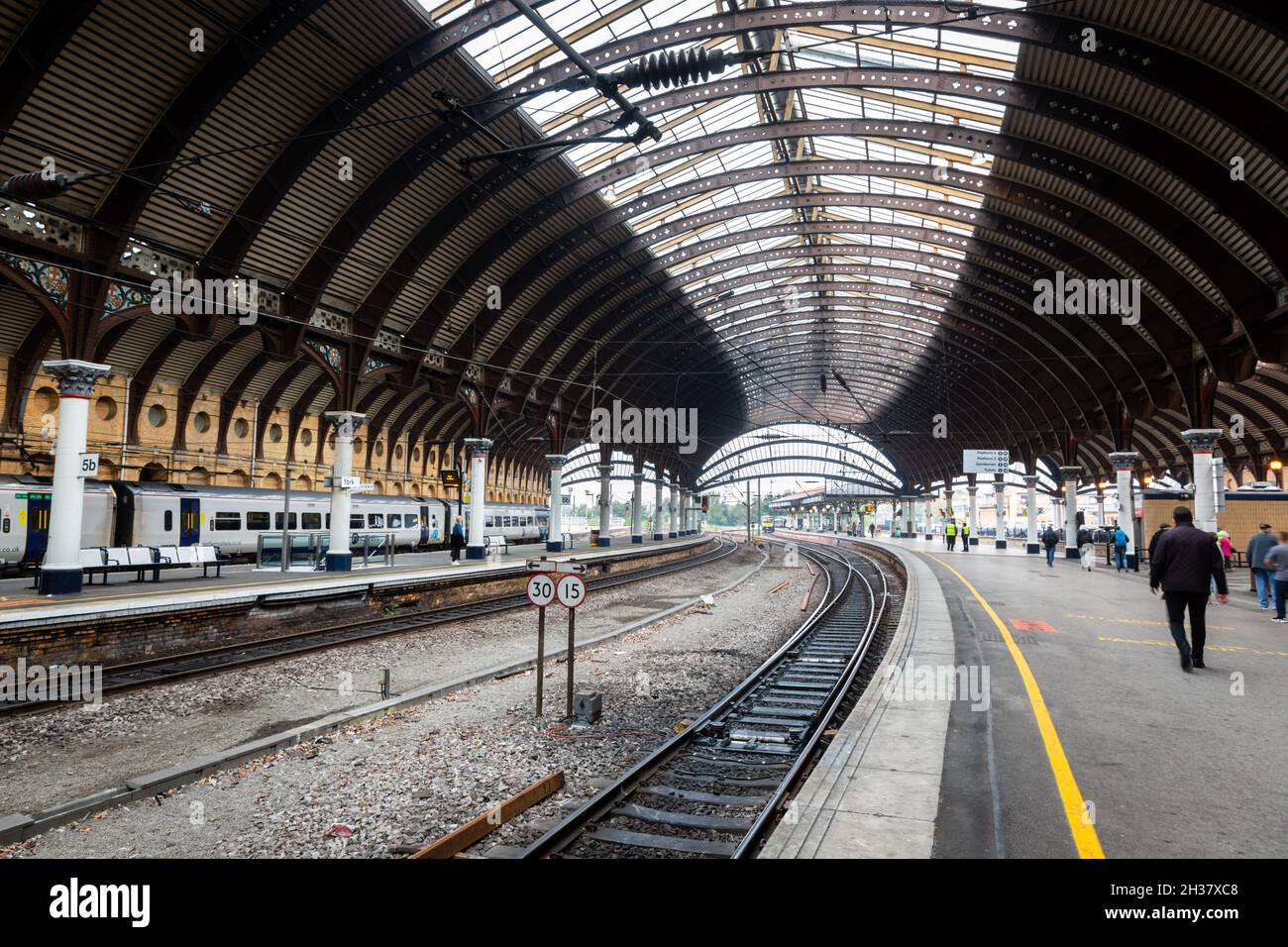 Vue sur la gare de York, York, Royaume-Uni 2021 Banque D'Images