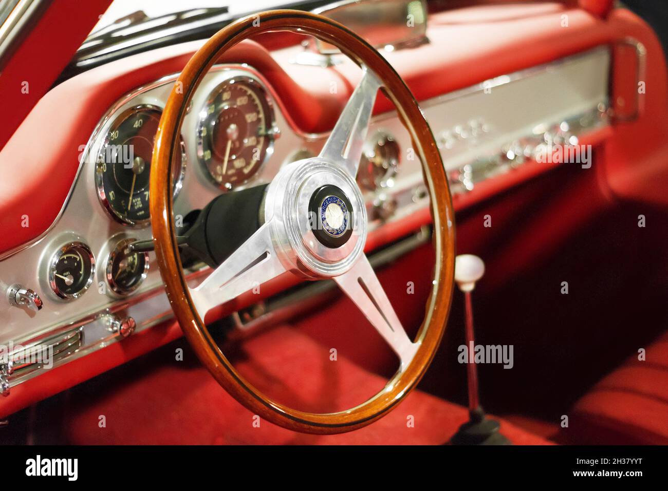 Mercedes-Benz intérieur voiture de luxe vintage sur les voitures de spectacle à Bakou, Azerbaïdjan - avril 12,2017 Banque D'Images