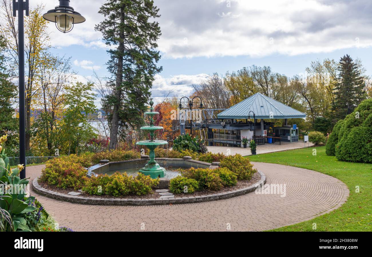 Station de téléphérique de Montmorency Falls en automne. Banque D'Images