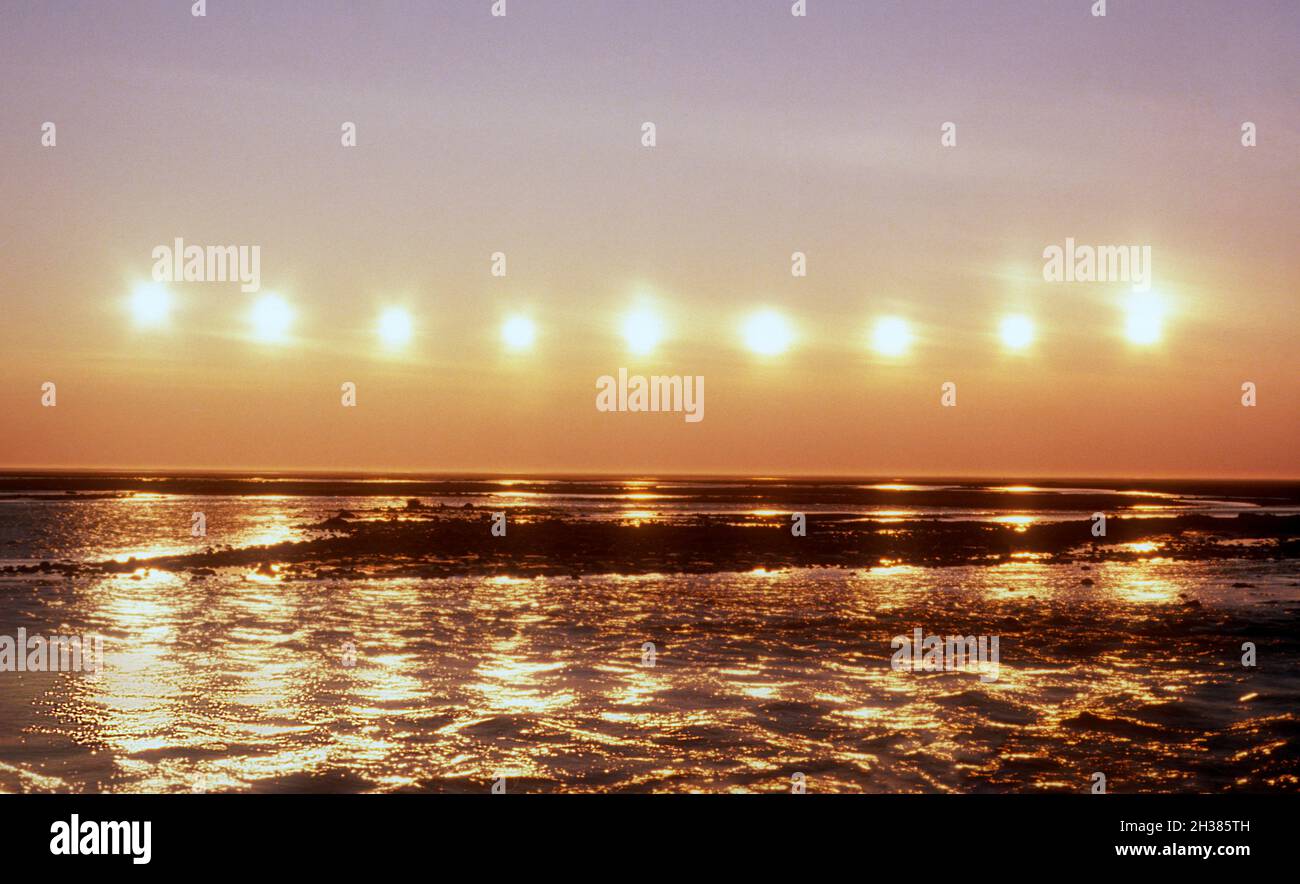 Amérique du Nord; États-Unis; Alaska; montagnes Brooks Range; Réserve faunique nationale de l'Arctique; mer de Beaufort; soleil de minuit Banque D'Images