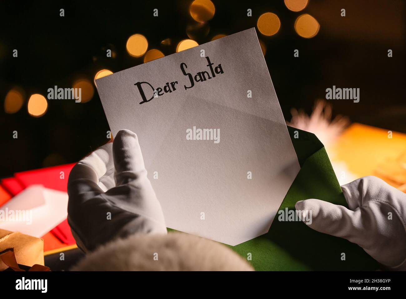 Veilleuse De Noël En Résine - Père Noël Lisant Un Livre - LED - 20 Cm - Piles AAA (non Fournies) - Pour Table De Chevet, Déco Festive