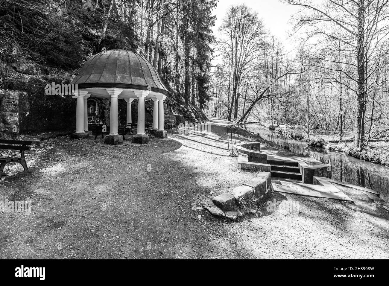 Pavillon et source de Saint Zdislava Banque D'Images