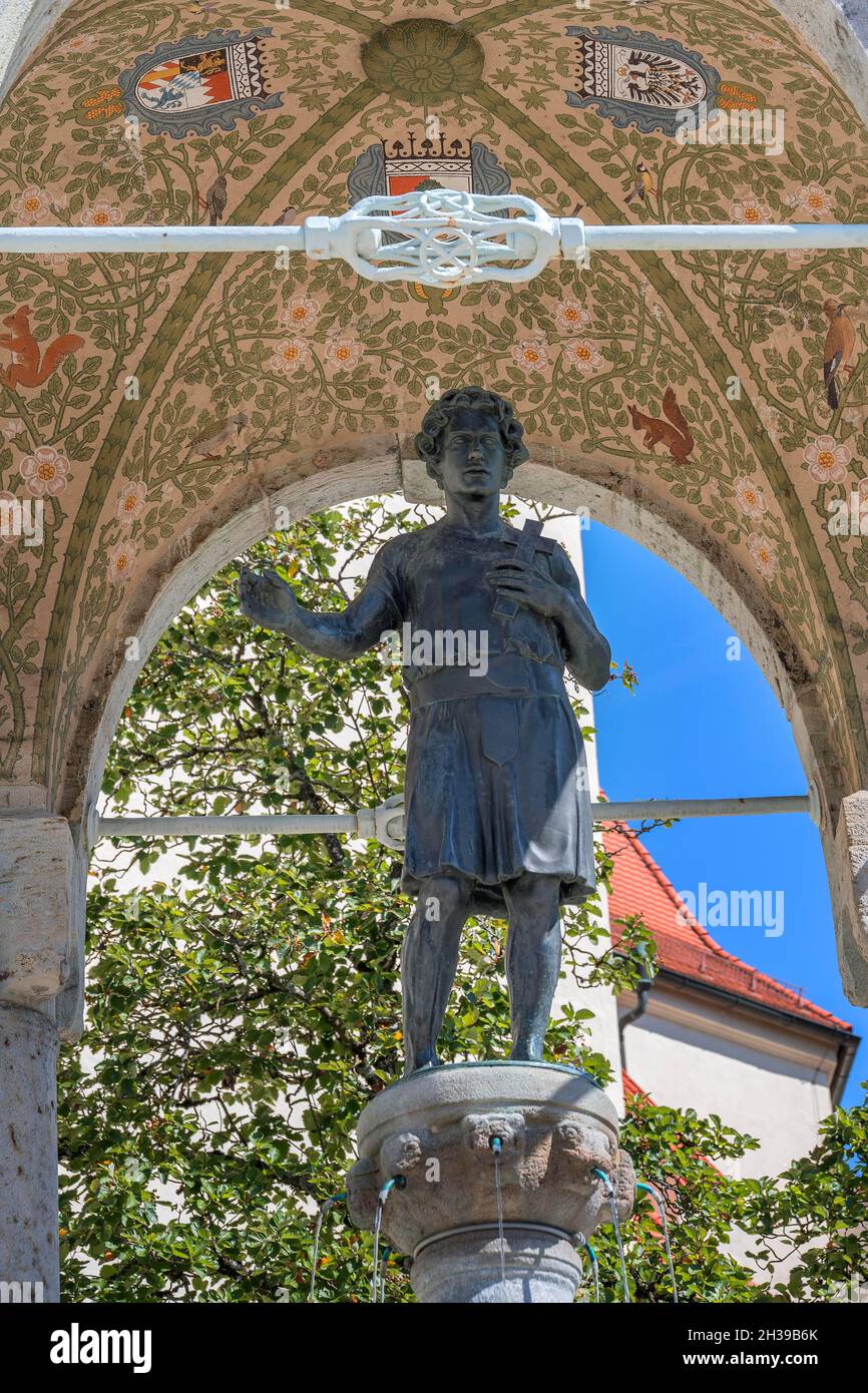 Fontaine par Georg Wrba, 1872-1939, Saint-Magnus de Fuessen près de l'église Saint-Mang, Kempten, Allgaeu, Bavière, Allemagne Banque D'Images