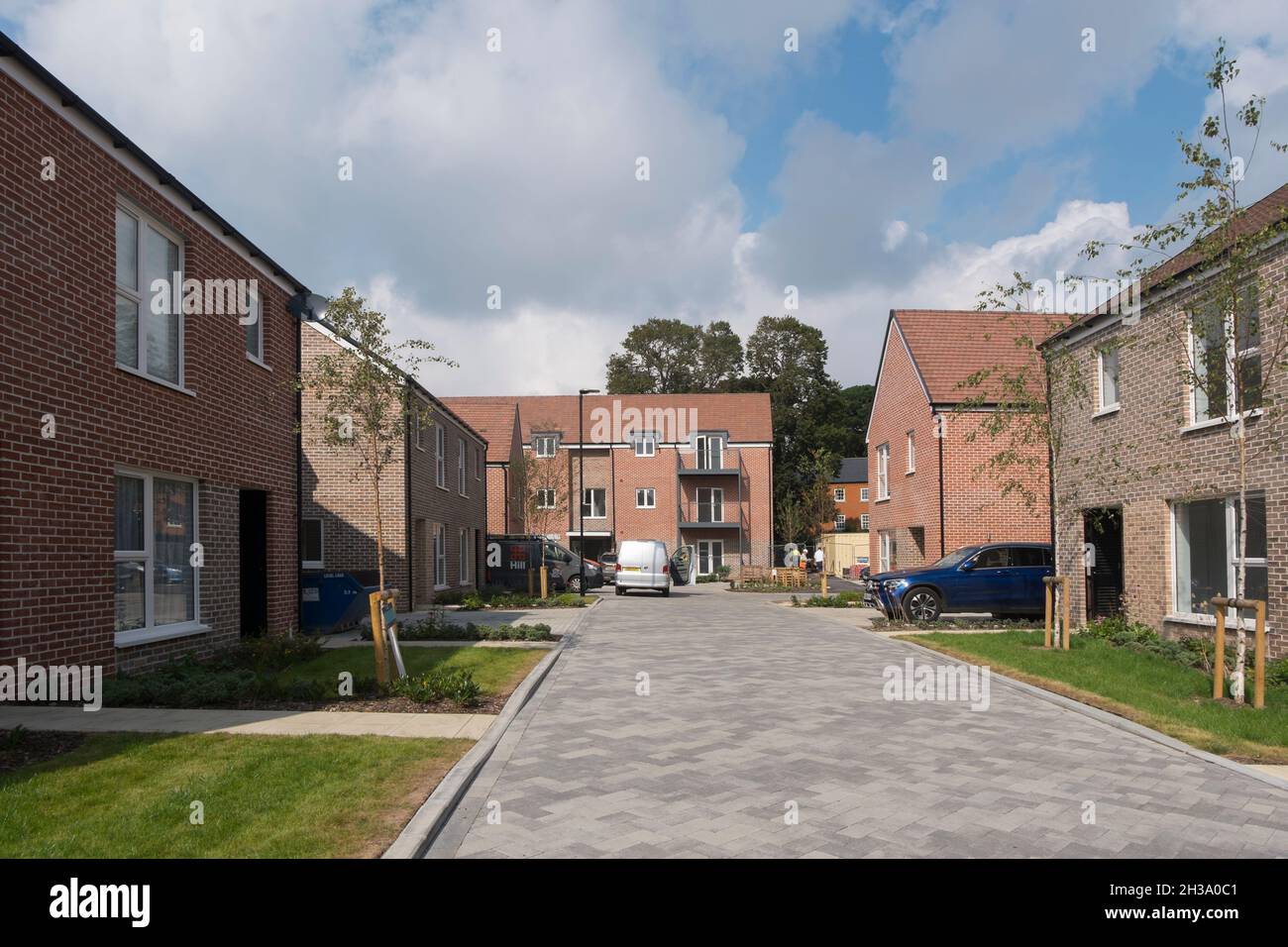 De nouvelles maisons et des appartements sont en cours d'achèvement à Joseph Lancaster Lane à Keepers Green, le nouveau développement dans le nord de Chichester, West Sussex, Angleterre, Royaume-Uni. Banque D'Images
