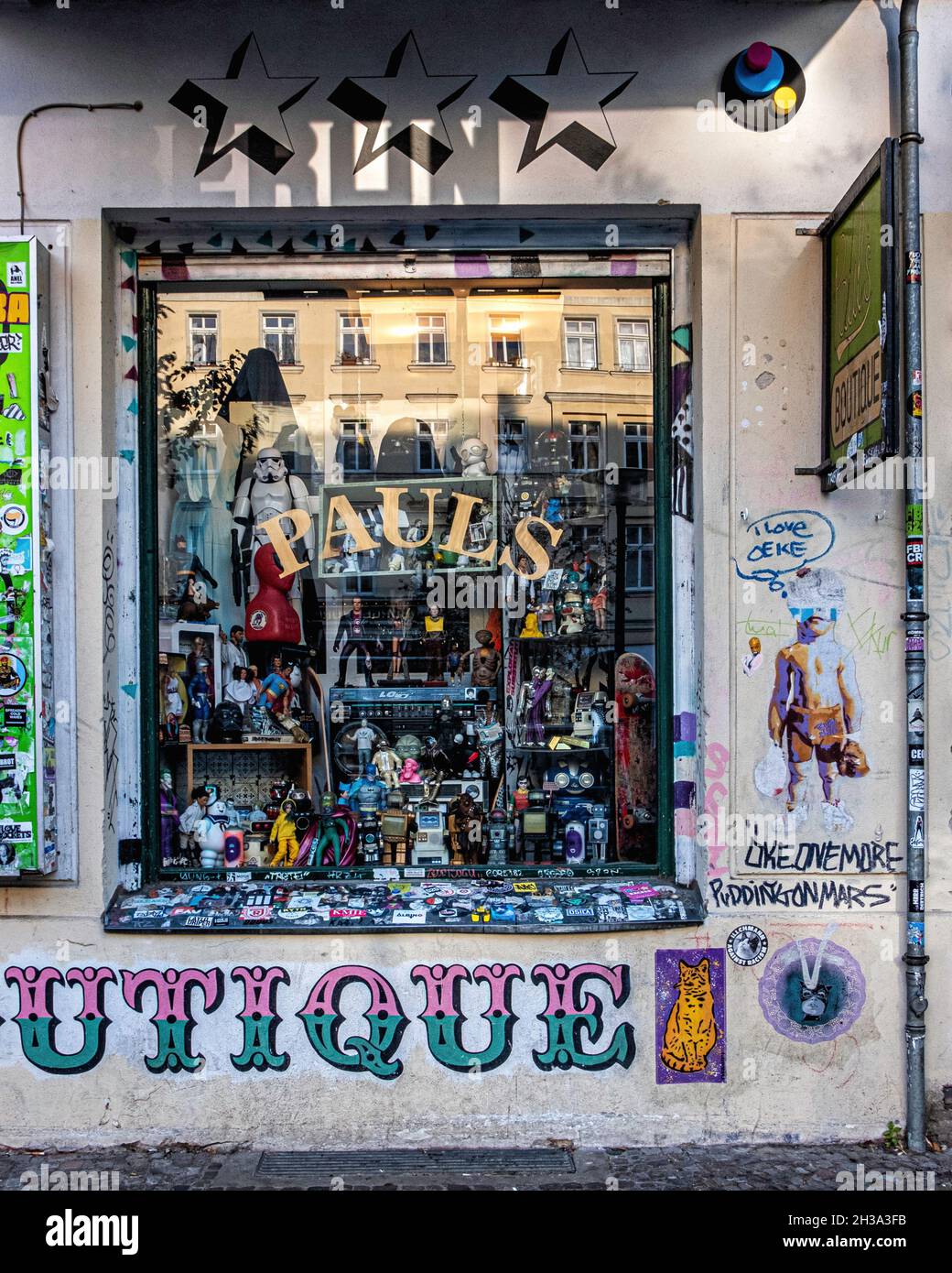 Boutique Paul.Deuxième magasin de vêtements et magasin de thrift à Oderberger Strasse, Prenzlauer Berg, Berlin Banque D'Images
