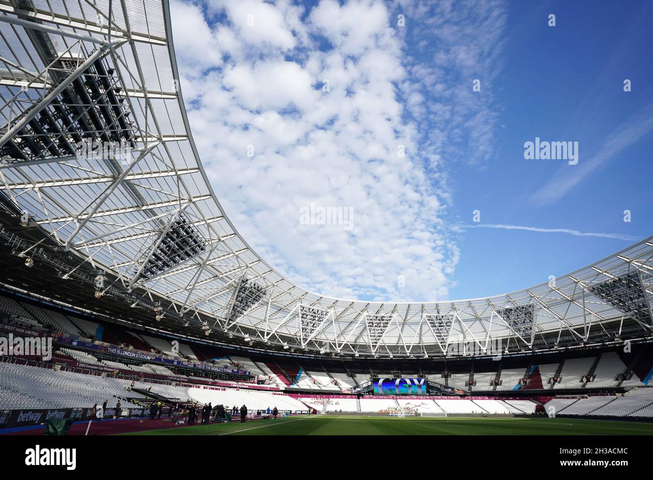 Stadium capacity Banque de photographies et d’images à haute résolution