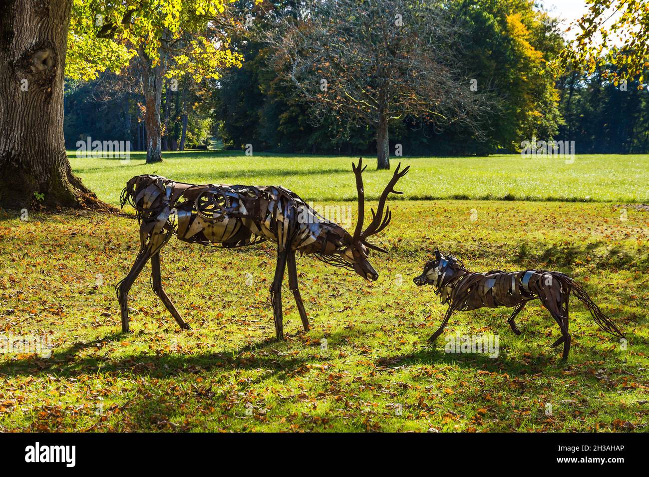 Sculptures animales en métal de Jérôme Garreau dans le parc du Château Azay-le-Ferron, Indre (36), France. Banque D'Images