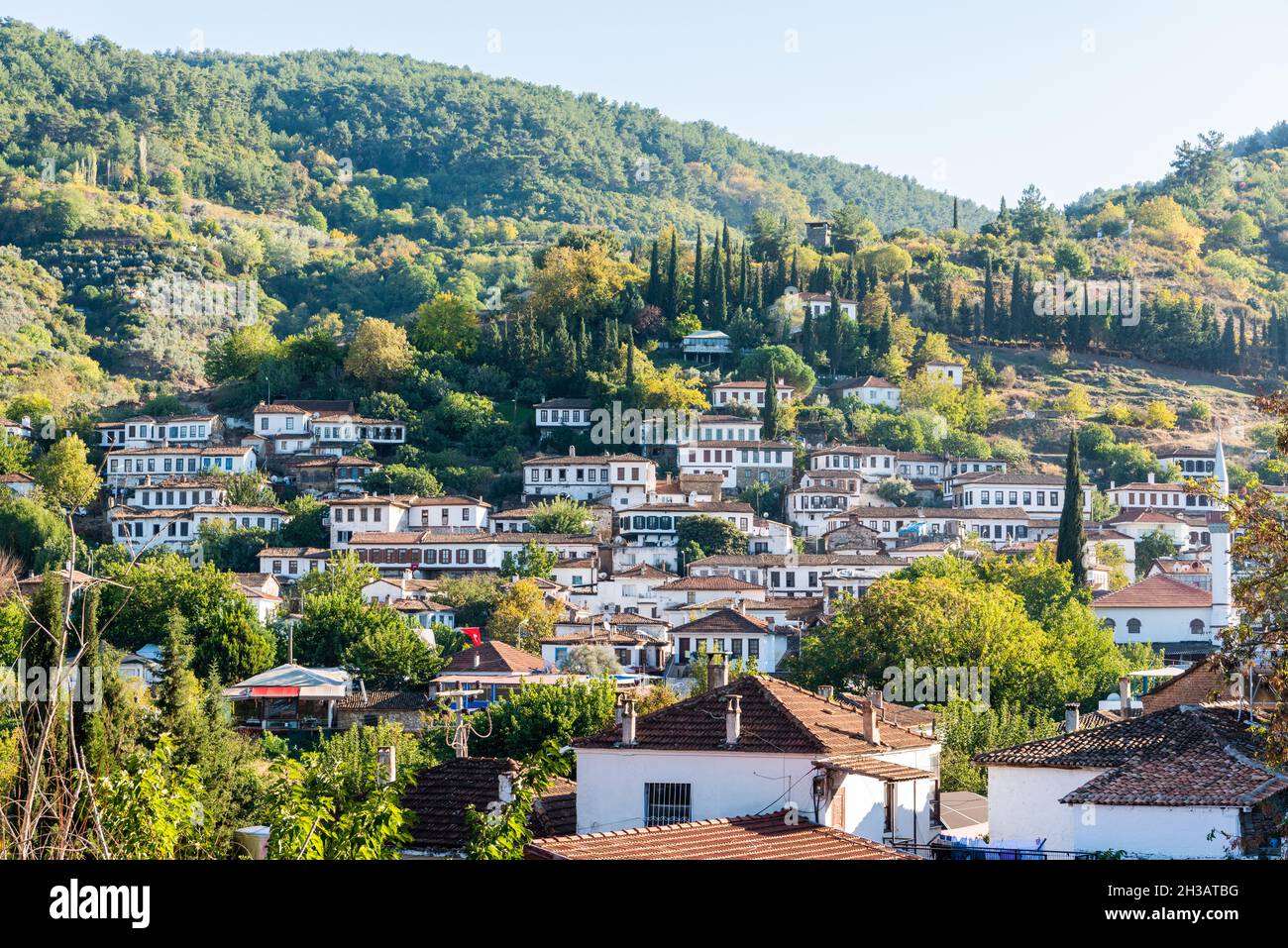 Vue sur le village de montagne de Siroce dans la province d'Izmir en Turquie.Le village de 600 habitants est un exemple rare et attrayant de l'ar chrétien ottoman Banque D'Images