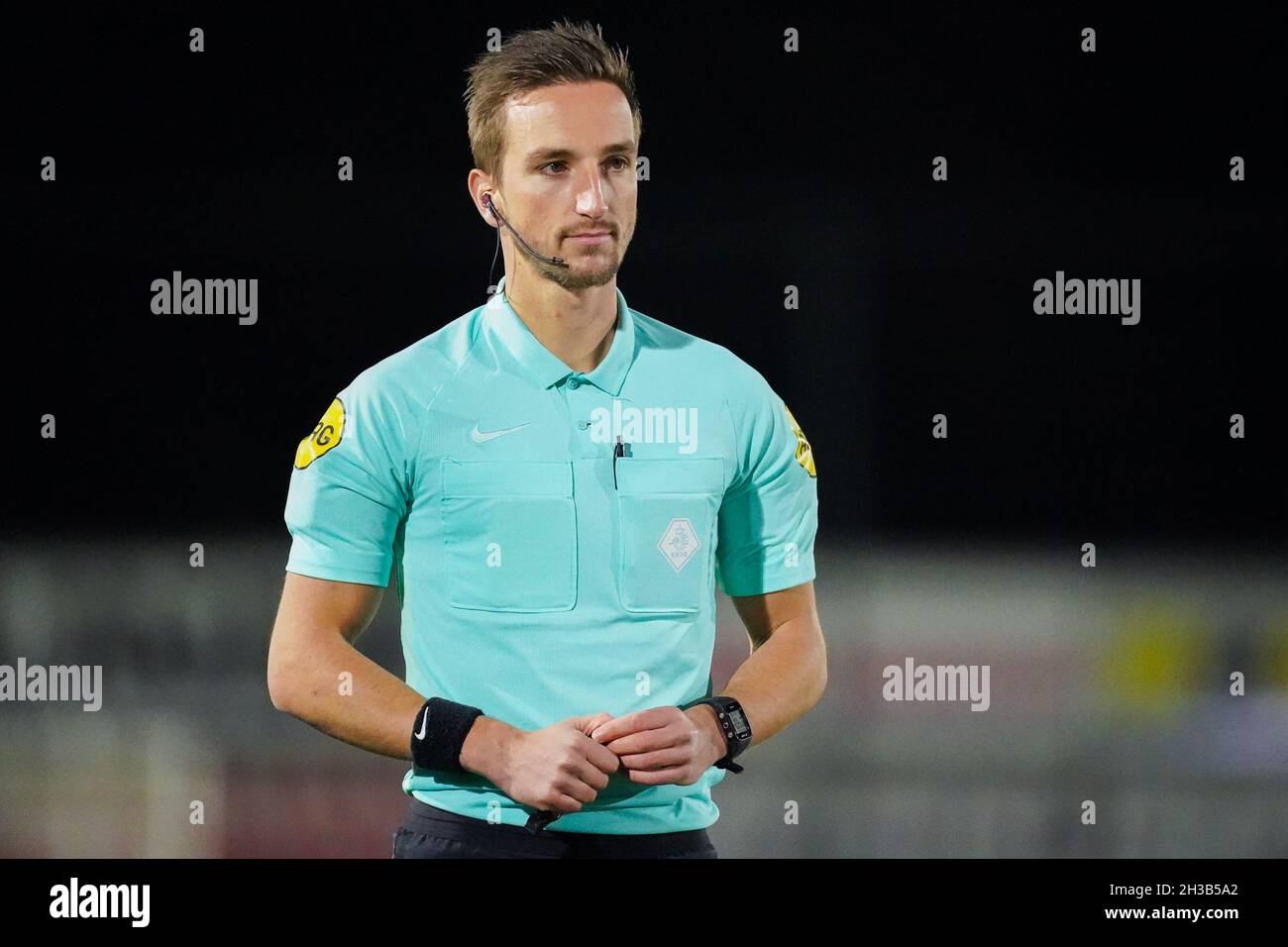 ERMELO, PAYS-BAS - OCTOBRE 26 : arbitre Luuk Timmer lors du match de la coupe néerlandaise TOTO KNVB entre DVS'33 et le FC Eindhoven au Sportpark DVS'33 Ermelo le 26 octobre 2021 à Ermelo, pays-Bas (photo de Joris Verwijst/Orange Pictures) Banque D'Images