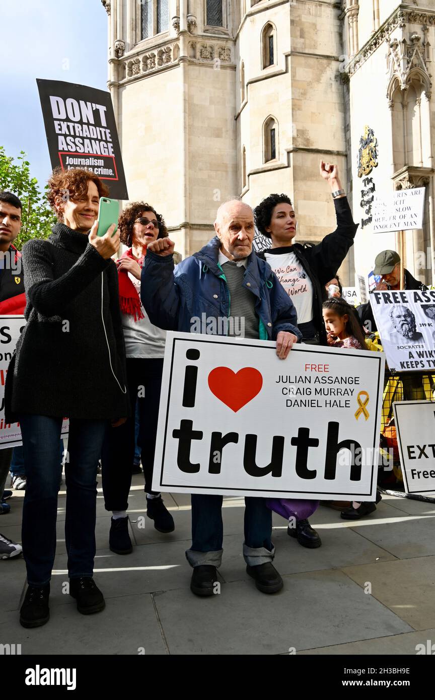 Londres, Royaume-Uni.Liberté de protestation de Julian Assange.Audience d'appel finale, les cours de justice TheRoyal, The Strand. Banque D'Images
