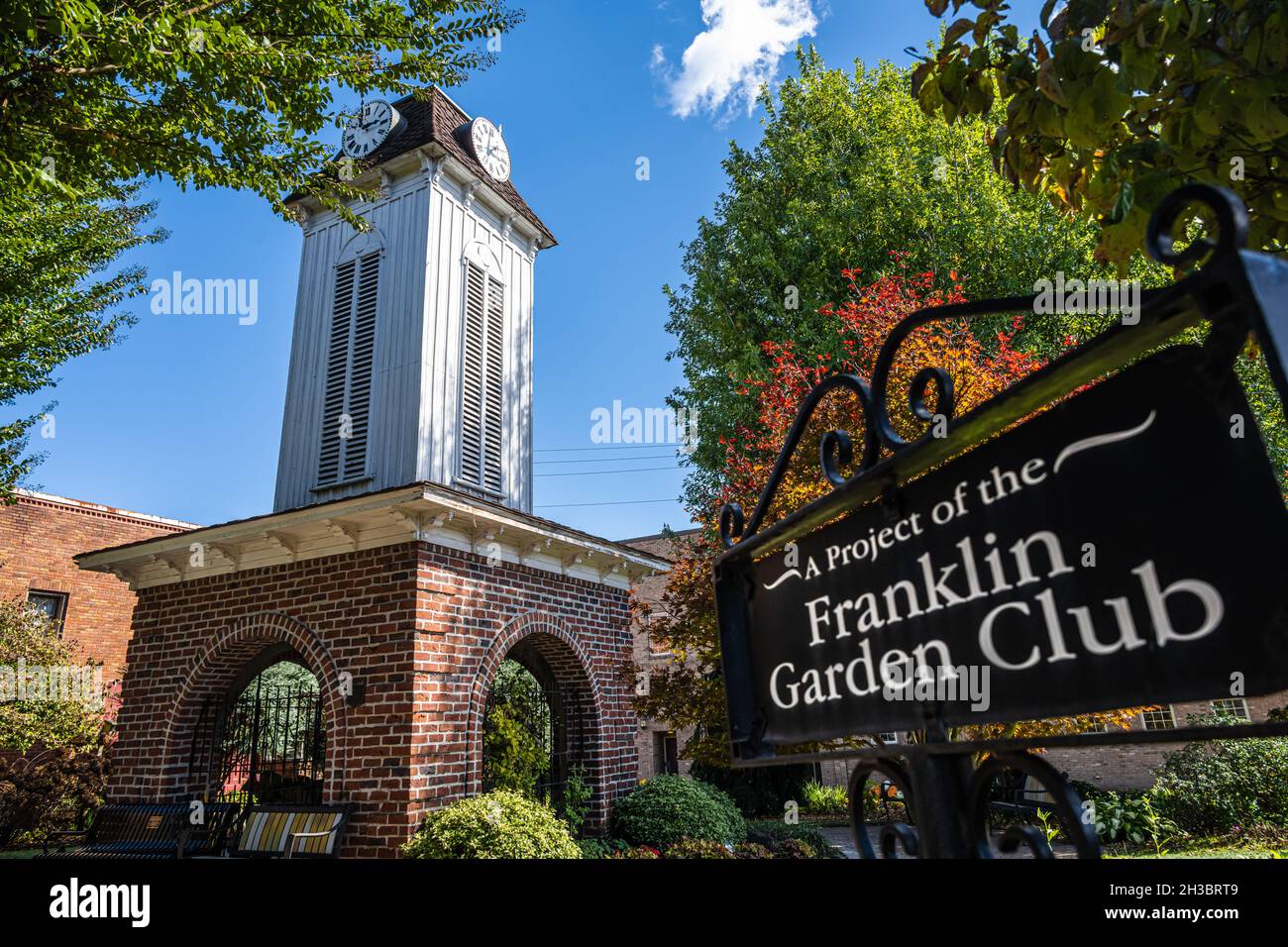 Clock Tower Square dans le centre-ville de Franklin, en Caroline du Nord, dans les Blue Ridge Mountains de la Caroline du Nord de l'Ouest.(ÉTATS-UNIS) Banque D'Images