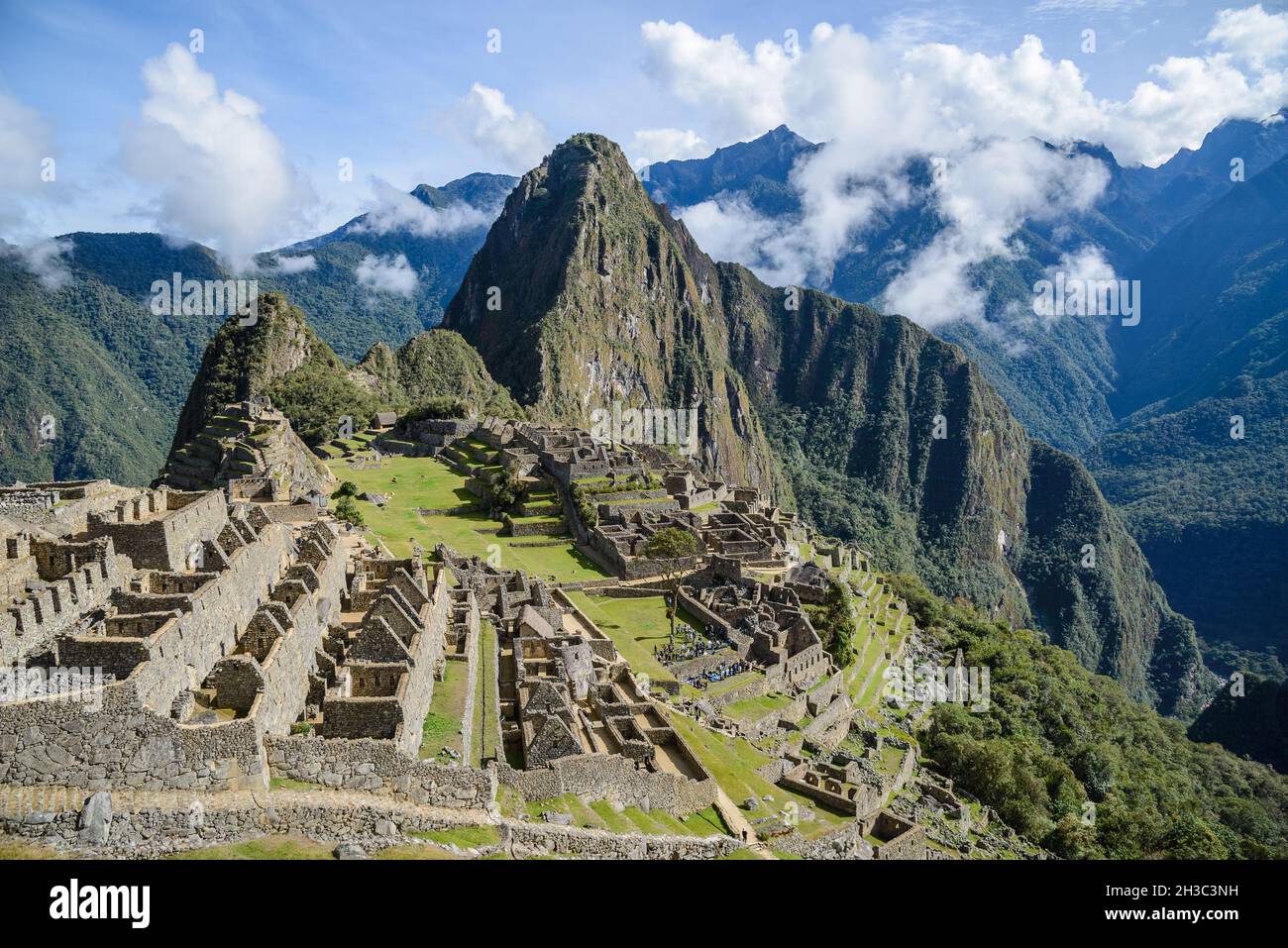 Le sommet de la montagne de Huayna Picchu à Machu Picchu, Cuzco, Pérou. Banque D'Images Le sommet de la montagne de Huayna Picchu à Machu Picchu, Cuzco, Pérou. Banque D'Images