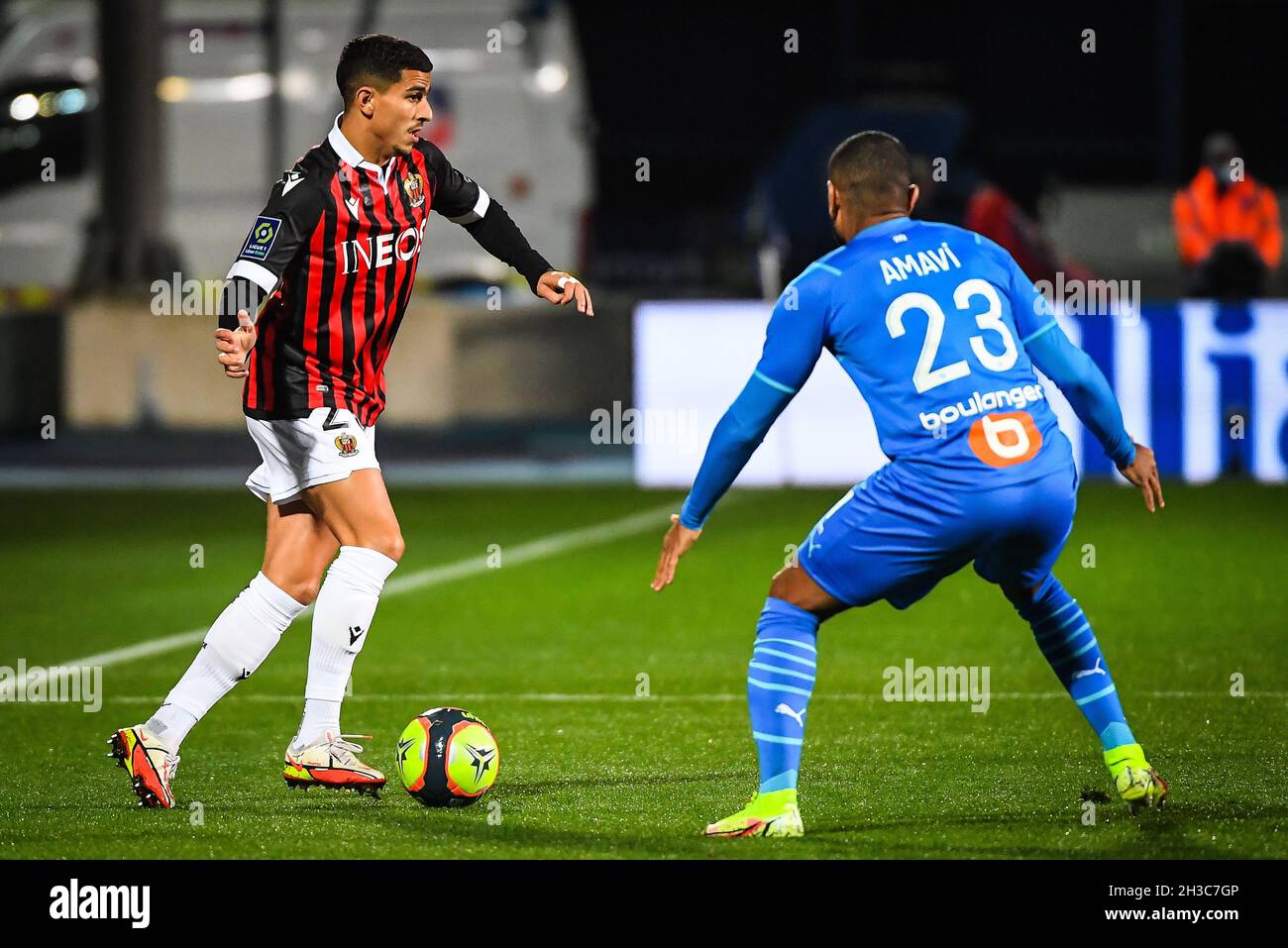 Youcef ATAL de Nice lors du championnat de France Ligue 1 match de football entre l'OGC Nice et l'Olympique de Marseille le 27 octobre 2021 au Stade de l'Aube à Troyes, France - photo: Matthieu Mirville/DPPI/LiveMedia Banque D'Images
