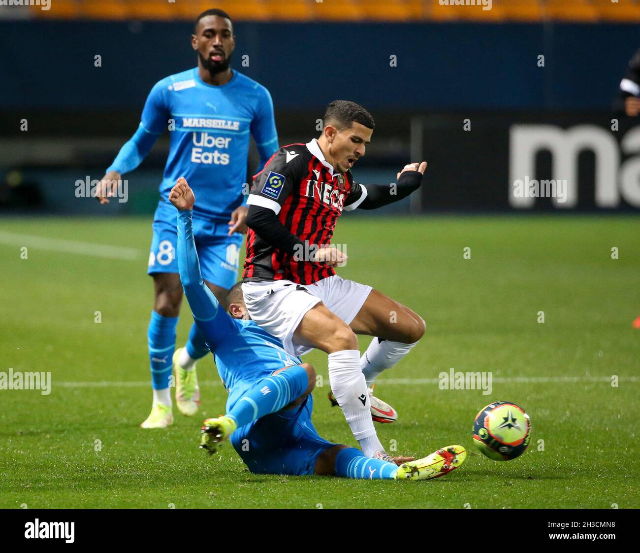 Youcef Atal de Nice lors du championnat français Ligue 1 match de football entre OGC Nice (OGCN) et Olympique de Marseille (OM) le 27 octobre 2021 au Stade de l'Aube à Troyes, France - photo Jean Catuffe / DPPI Banque D'Images