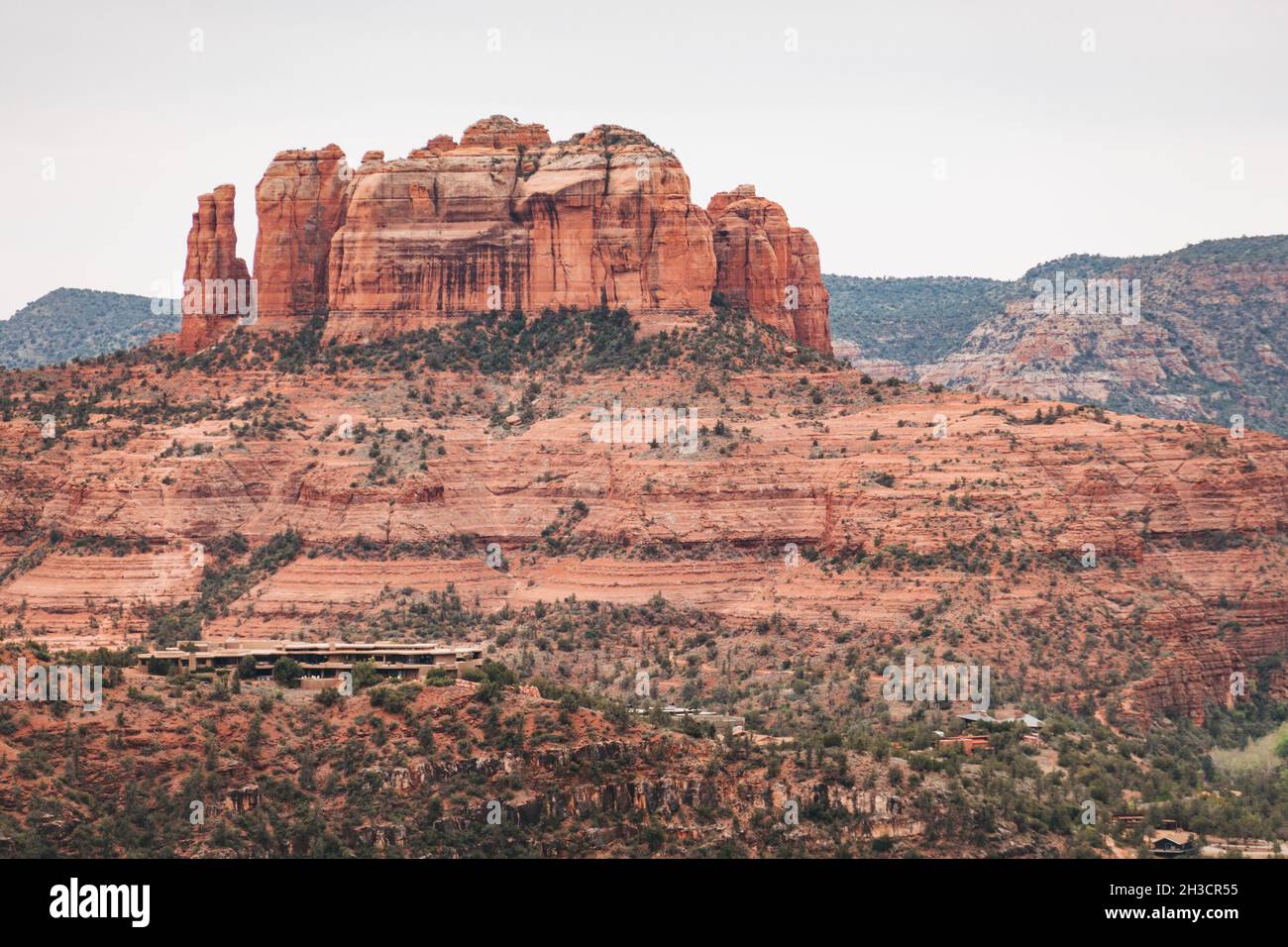 Vue sur les rochers rouges de Sedona, vue depuis le sentier de randonnée de l'Airport Loop Banque D'Images