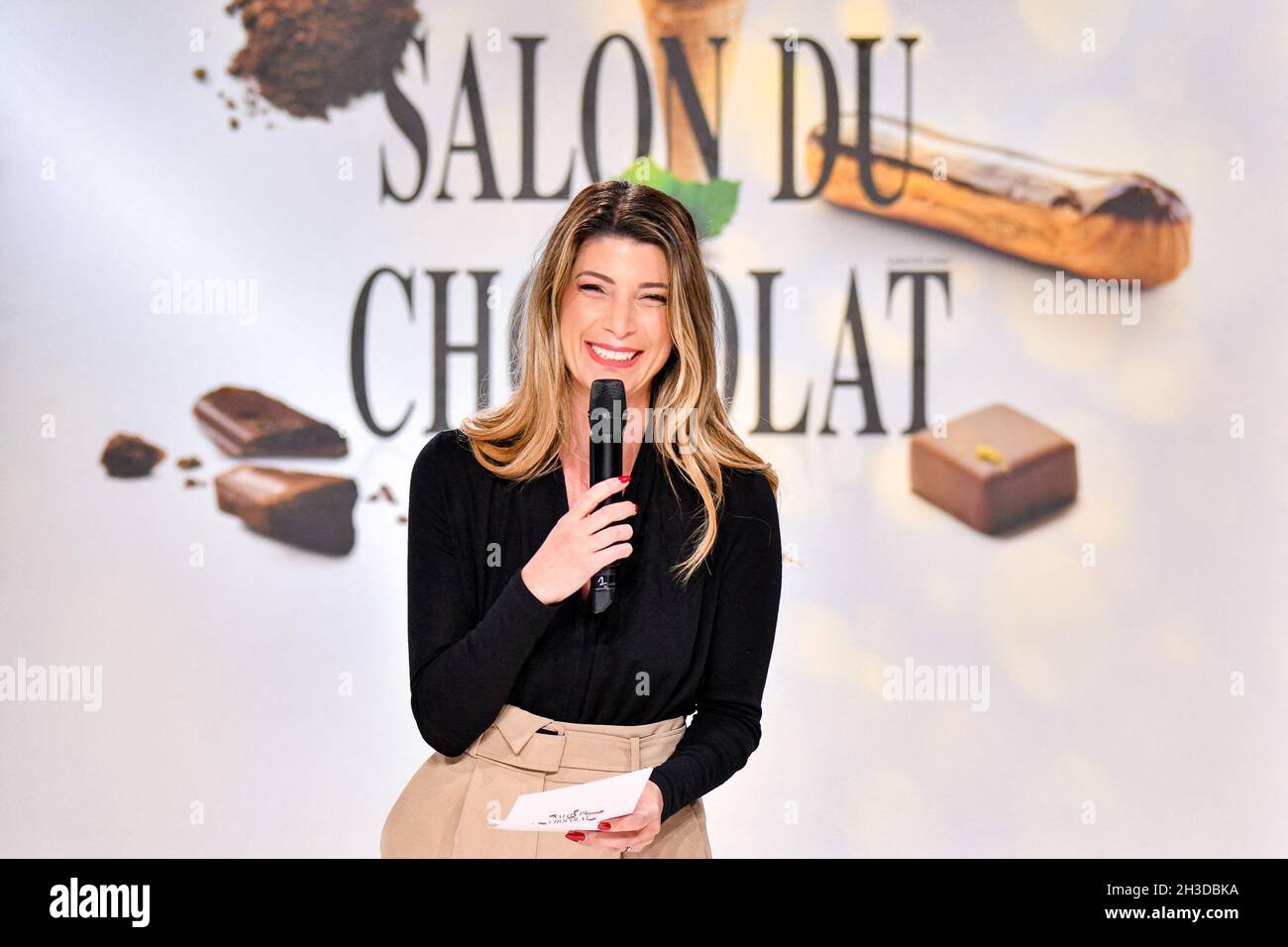 Chloé Nabédian présente la soirée d'ouverture du salon du chocolat