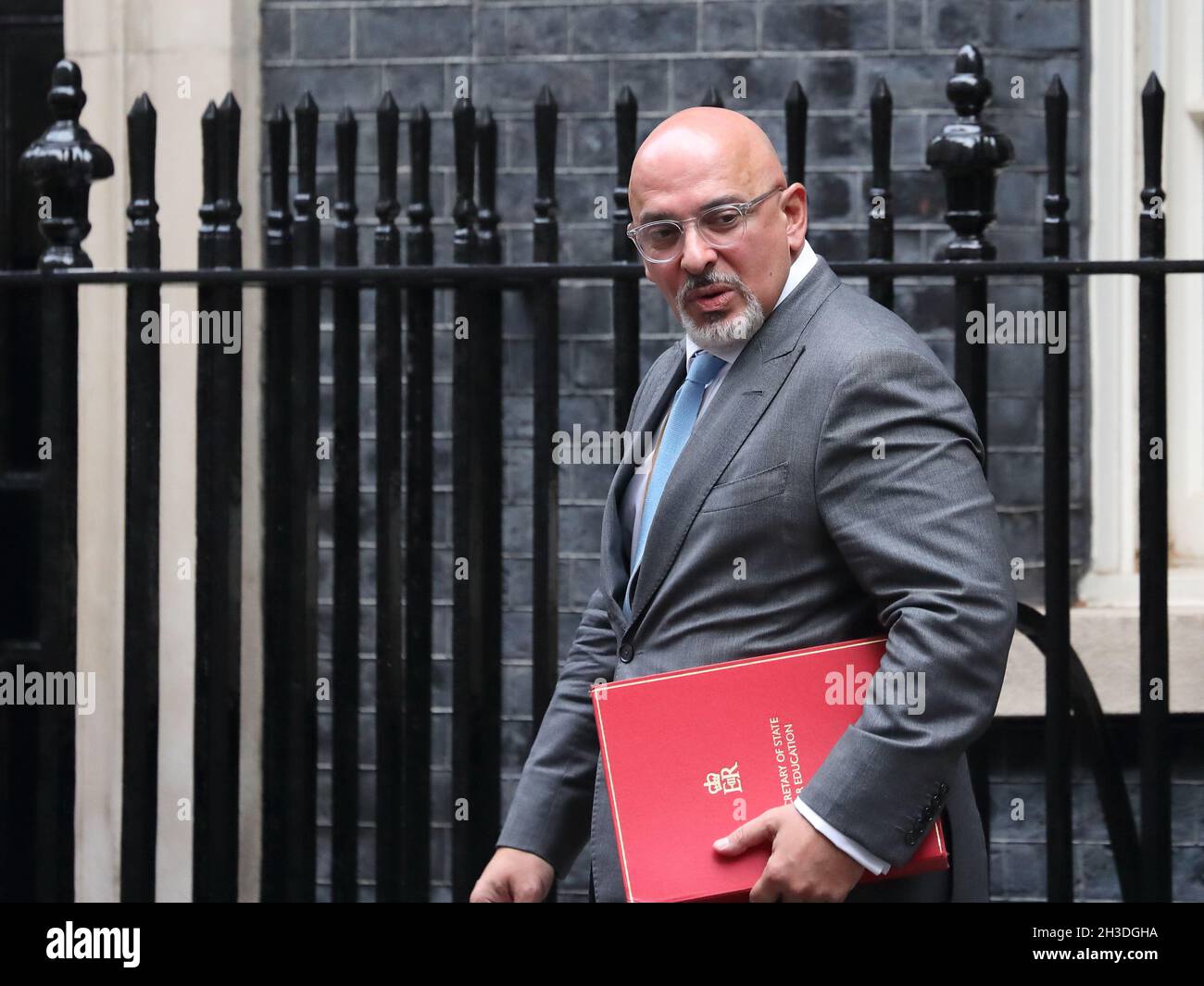 Nadhim Zahawi, secrétaire à l'éducation, quitte Downing Street n° 10 après une réunion du Cabinet, Westminster, Londres, Royaume-Uni Banque D'Images