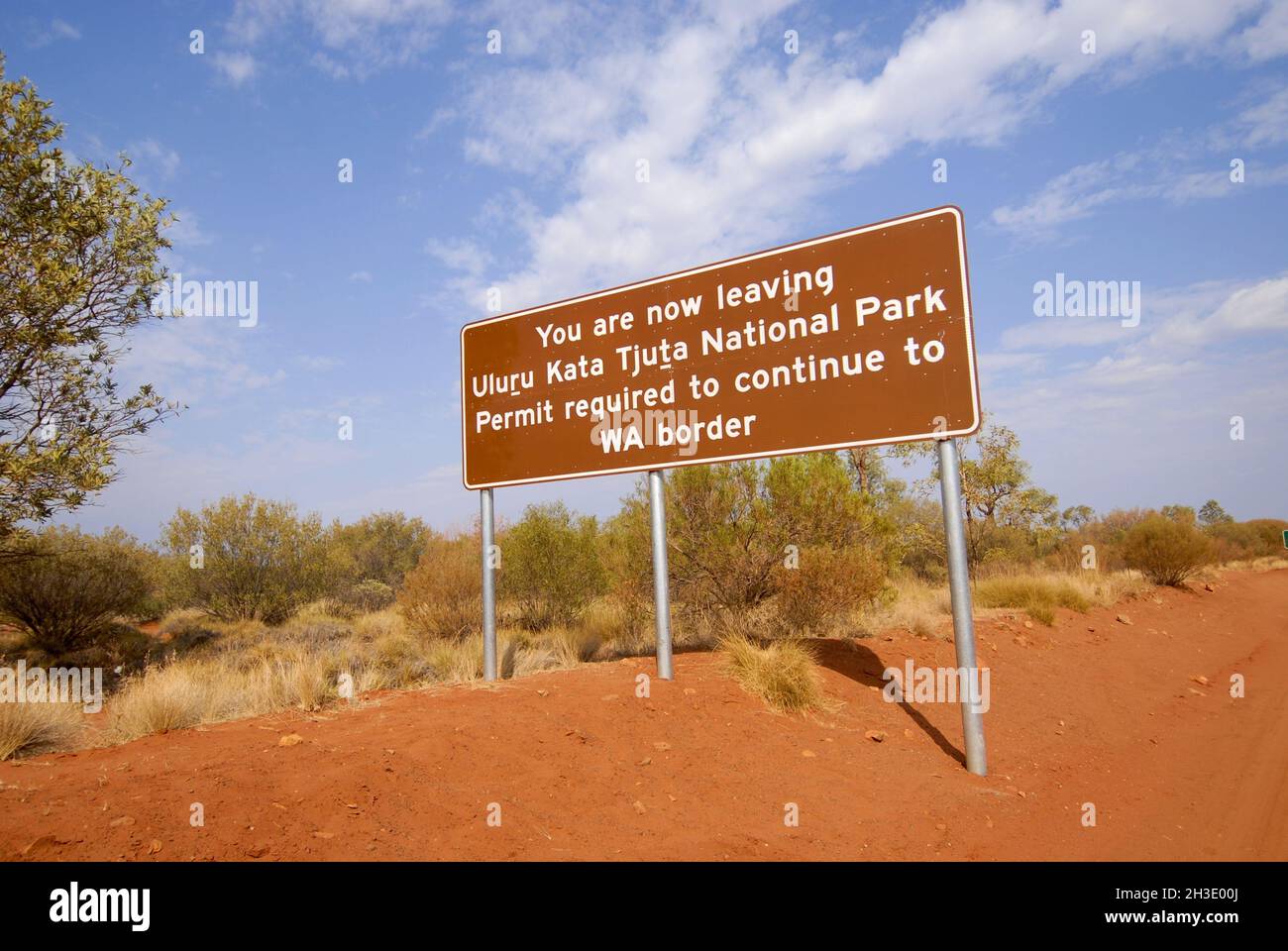 Panneau indiquant la rue au parc national d'Uluru, en Australie, au parc national d'Uluru-Kata Tjuta Banque D'Images