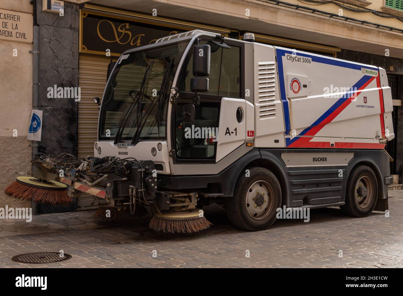 Voiture de nettoyage des rues Banque de photographies et d'images à haute  résolution - Alamy