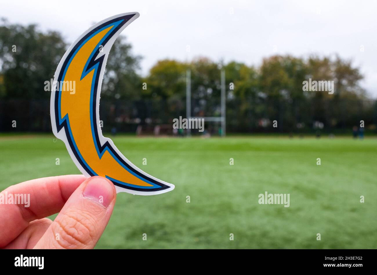 16 septembre 2021, Inglewood, Californie.Emblème d'une équipe de football américain professionnelle Los Angeles Chargers basée dans la métropole de Los Angeles Banque D'Images