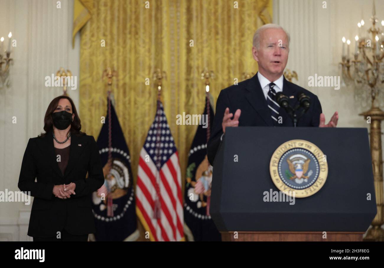 Le président Joe Biden a parlé de ses projets de loi sur les infrastructures et des compromis possibles sur le budget dans la salle est de la Maison Blanche à Washington, DC, le jeudi 28 octobre 2021.Biden a annoncé qu'il existe un accord-cadre pour les plans de dépenses de plusieurs milliers de milliards de dollars.Photo de Tasos Katopodis/Pool/ABACAPRESS.COM Banque D'Images