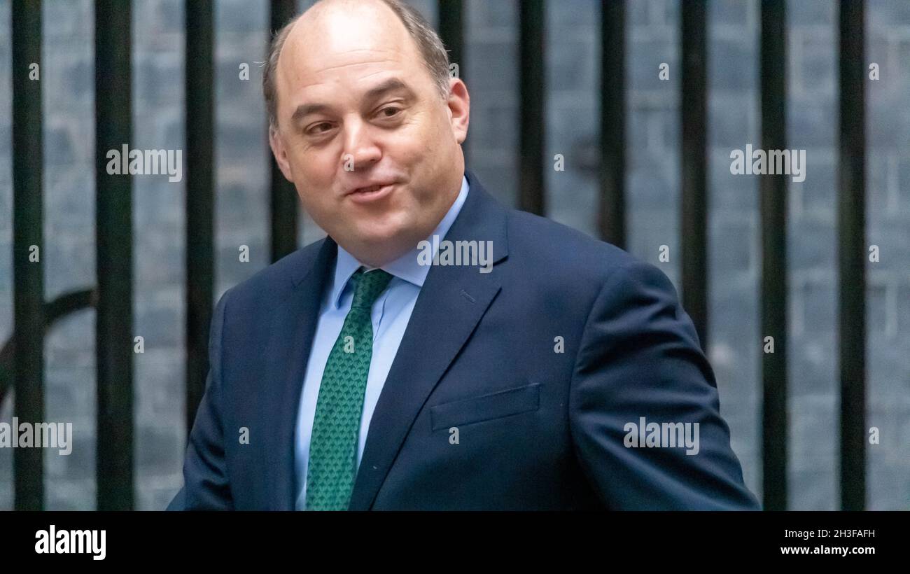 Londres Royaume-Uni 27 oct 2021 Ben Wallace, secrétaire de la Défense, arrive à une réunion du Cabinet au 10 Downing Street Londres.Crédit Ian DavidsonAlamy Live News Banque D'Images