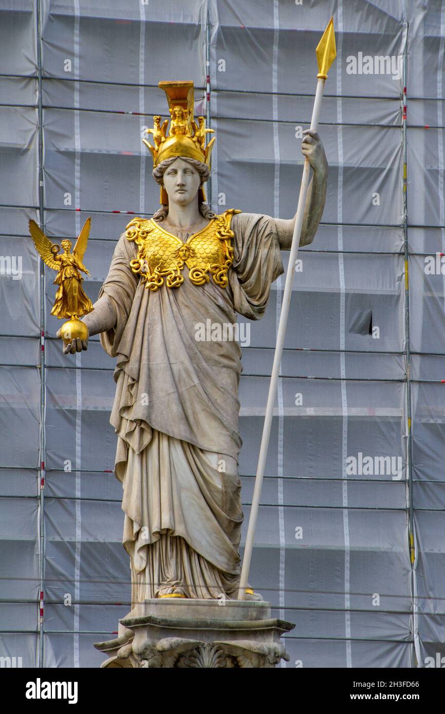 Vienne, Autriche, 24 juillet 2021 Athéna est une ancienne déesse grecque, identifiée à Minerva parmi les Romains.Il joue un rôle important dans le mythe grec Banque D'Images