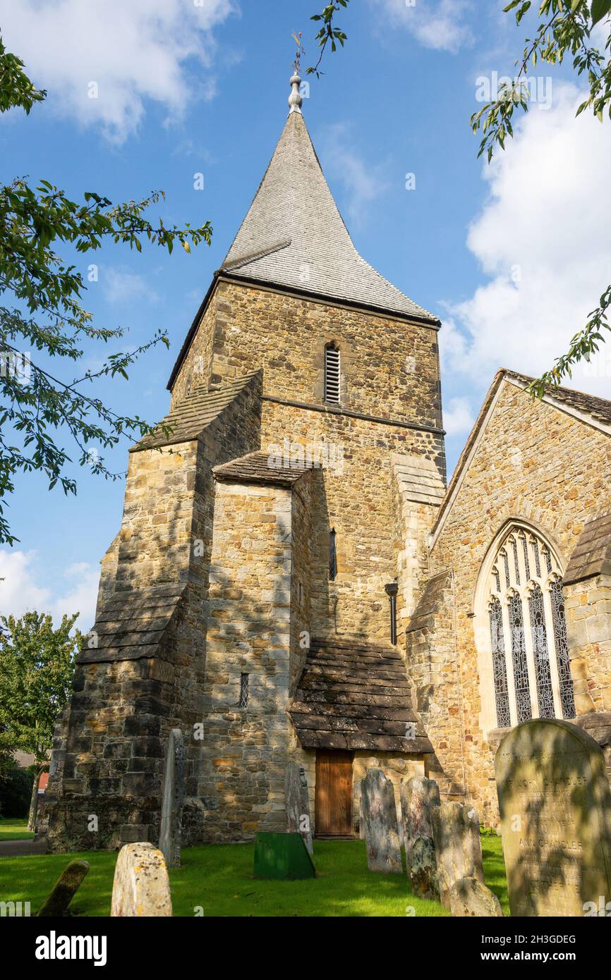 Église paroissiale Saint-Pierre et Saint-Paul, rue de l'Église, Edenbridge, Kent, Angleterre,Royaume-Uni Banque D'Images