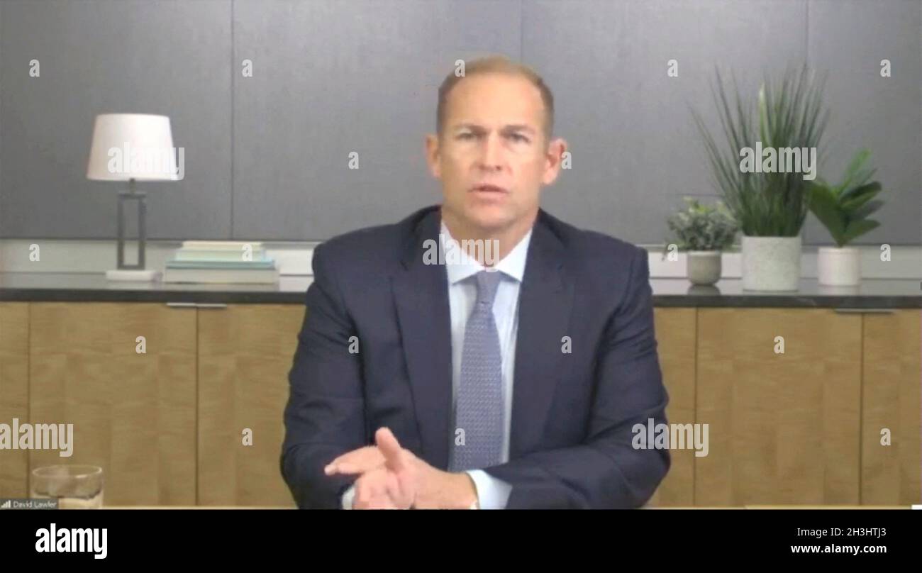 Washington, États-Unis.28 octobre 2021.Michael K. Wirth, Directeur général de Chevron Corporation, présente un témoignage virtuel devant le Comité de surveillance et de réforme de la Chambre des États-Unis, audition « alimenter la crise climatique : exposer la campagne de désinformation des grandes compagnies pétrolières pour prévenir l'action climatique » à Capitol Hill à Washington, DC, Etats-Unis, le jeudi 28 octobre 2021.Photo par US House TV via CNP/ABACAPRESS.COM crédit: Abaca Press/Alay Live News Banque D'Images