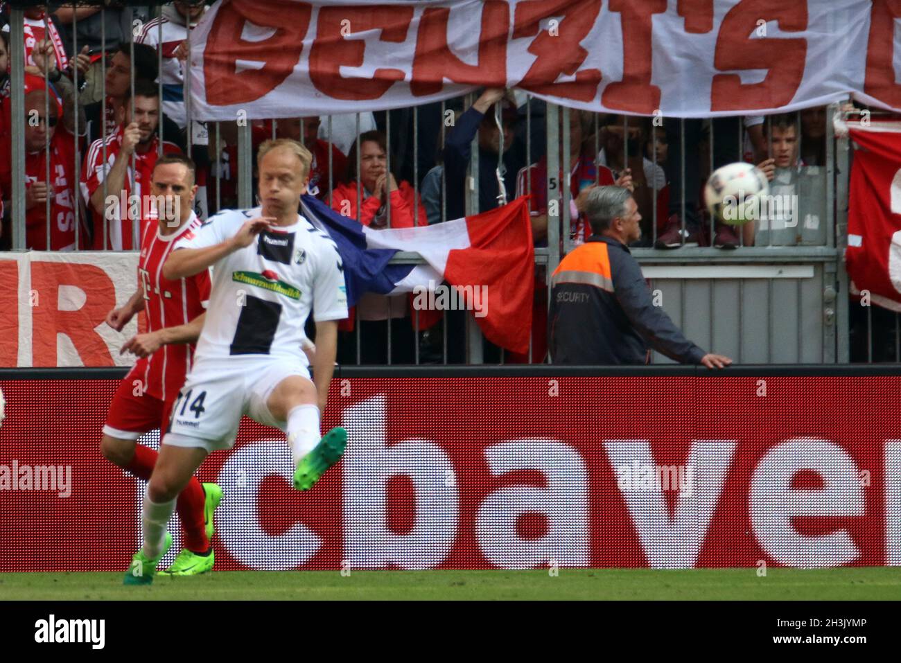 1st BL: 16-17 - Matchday 34 - FC Bayern München vs SC Freiburg Banque D'Images