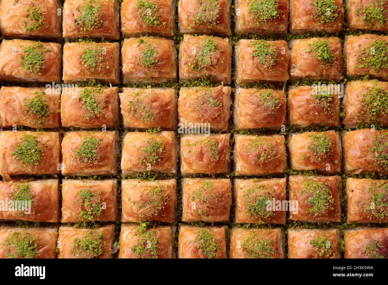 Le baklava est un dessert turc traditionnel. Il est fait de pistachio et de noyer. La pâte fine et le sorbet au sucre sont utilisés dans la fabrication de la baklava. Banque D'Images